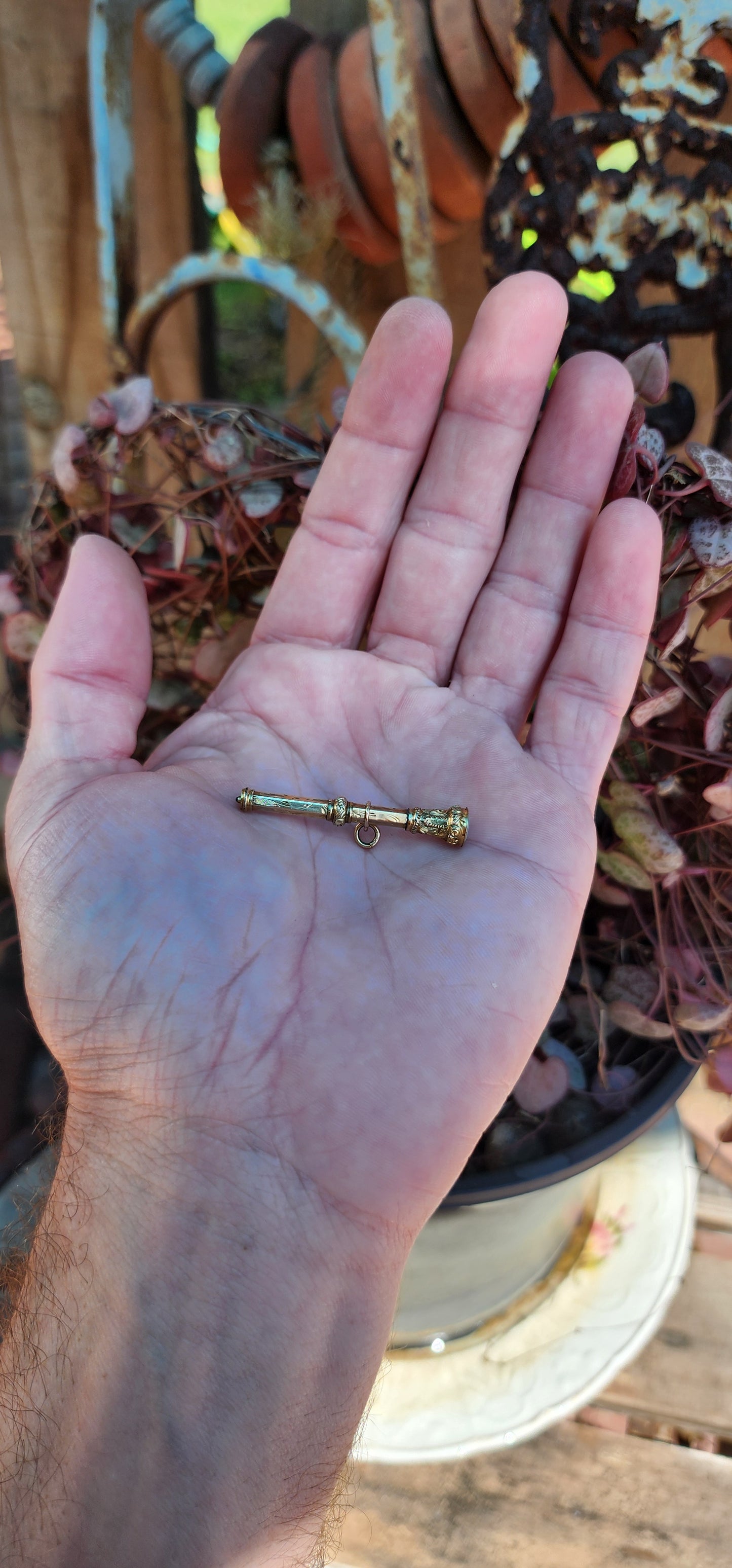 Antique Victorian 9ct Yellow Gold Propelling pencil pendant.