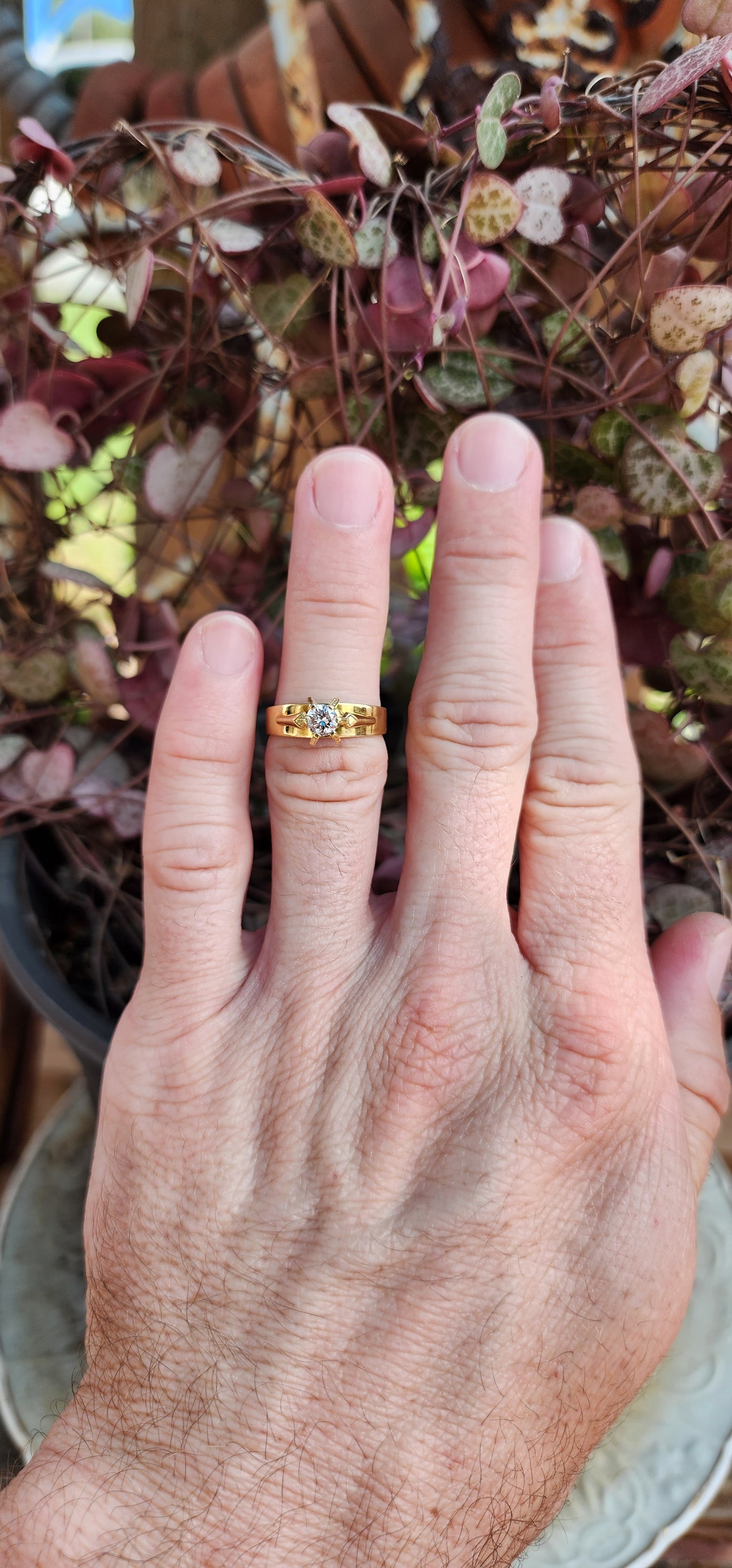 A Beautiful Vintage 18ct Yellow Gold and generous in size Diamond solitaire ring that would make the perfect engagement ring.