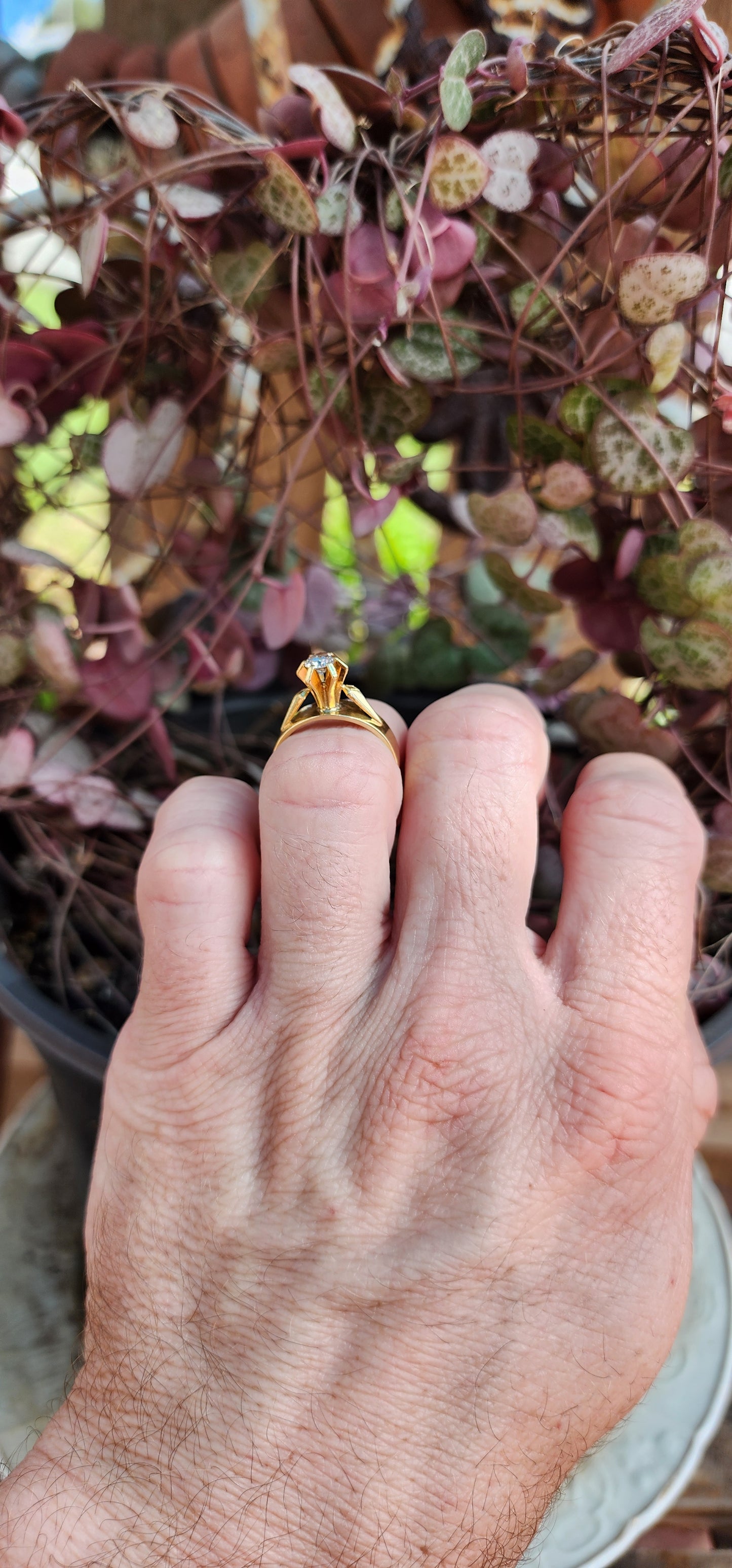 A Beautiful Vintage 18ct Yellow Gold and generous in size Diamond solitaire ring that would make the perfect engagement ring.