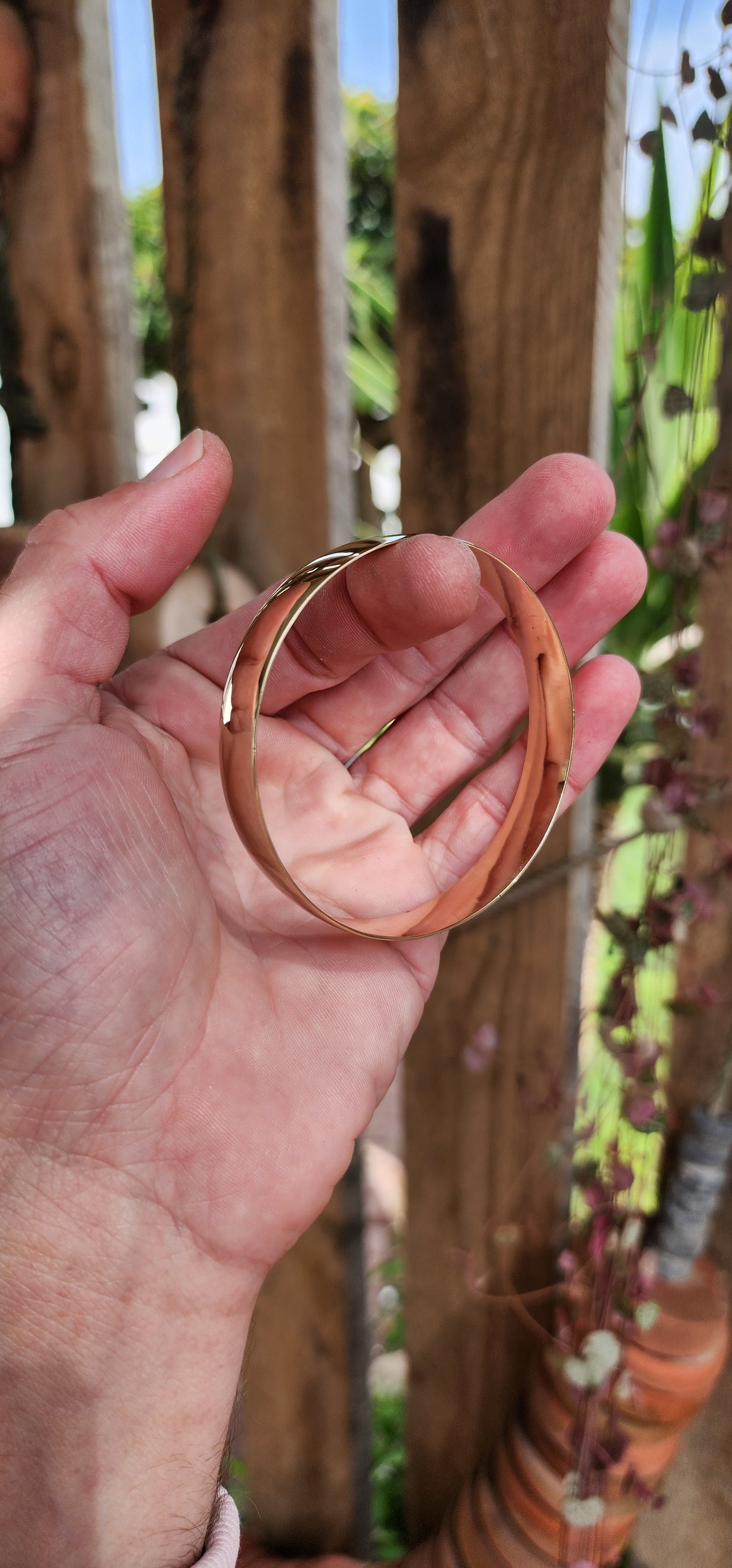 Chunky and weighty solid 9ct Yellow Gold D shape bangle.