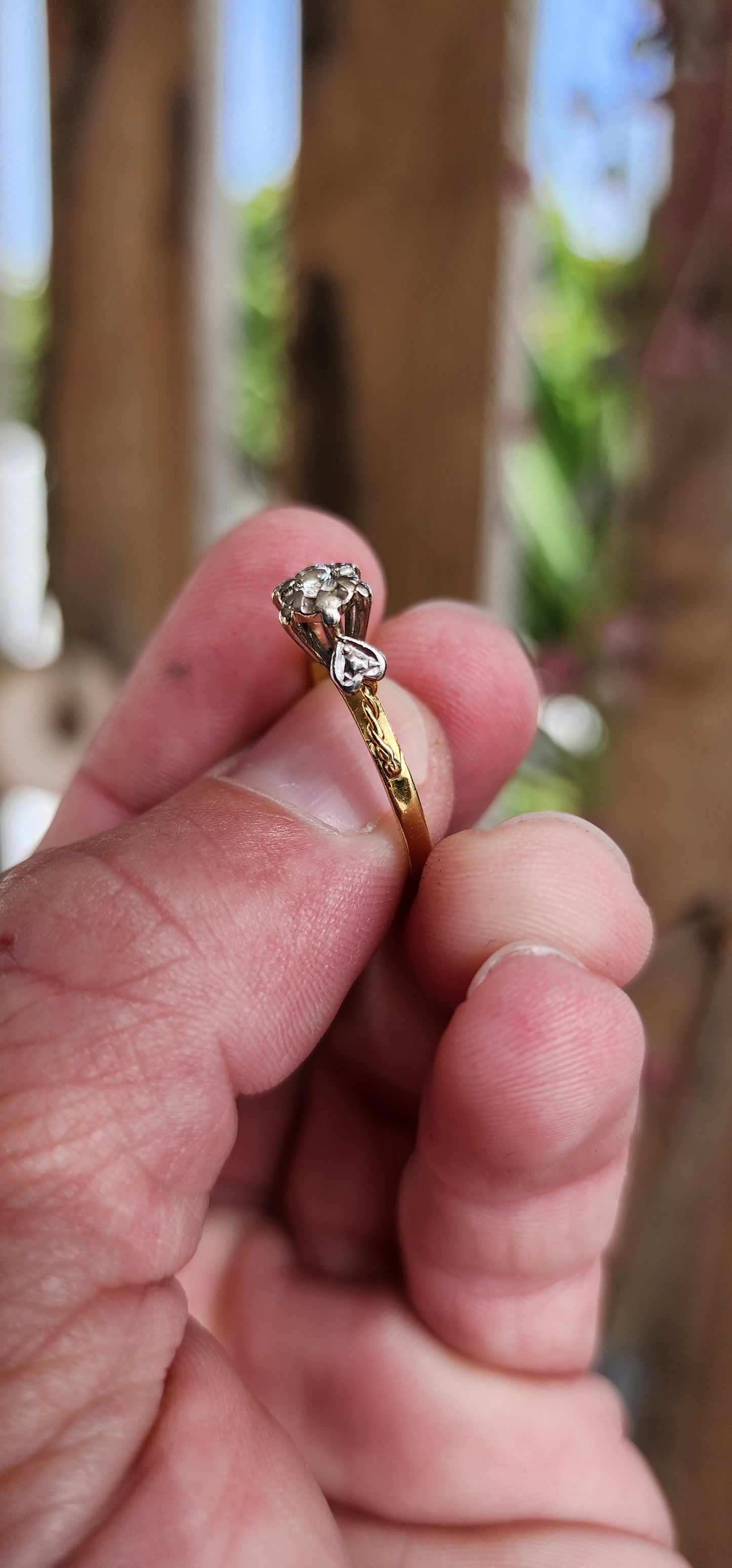 Splendid Vintage Art Deco Period 18ct Yellow Gold and Platinum Diamond solitaire ring.