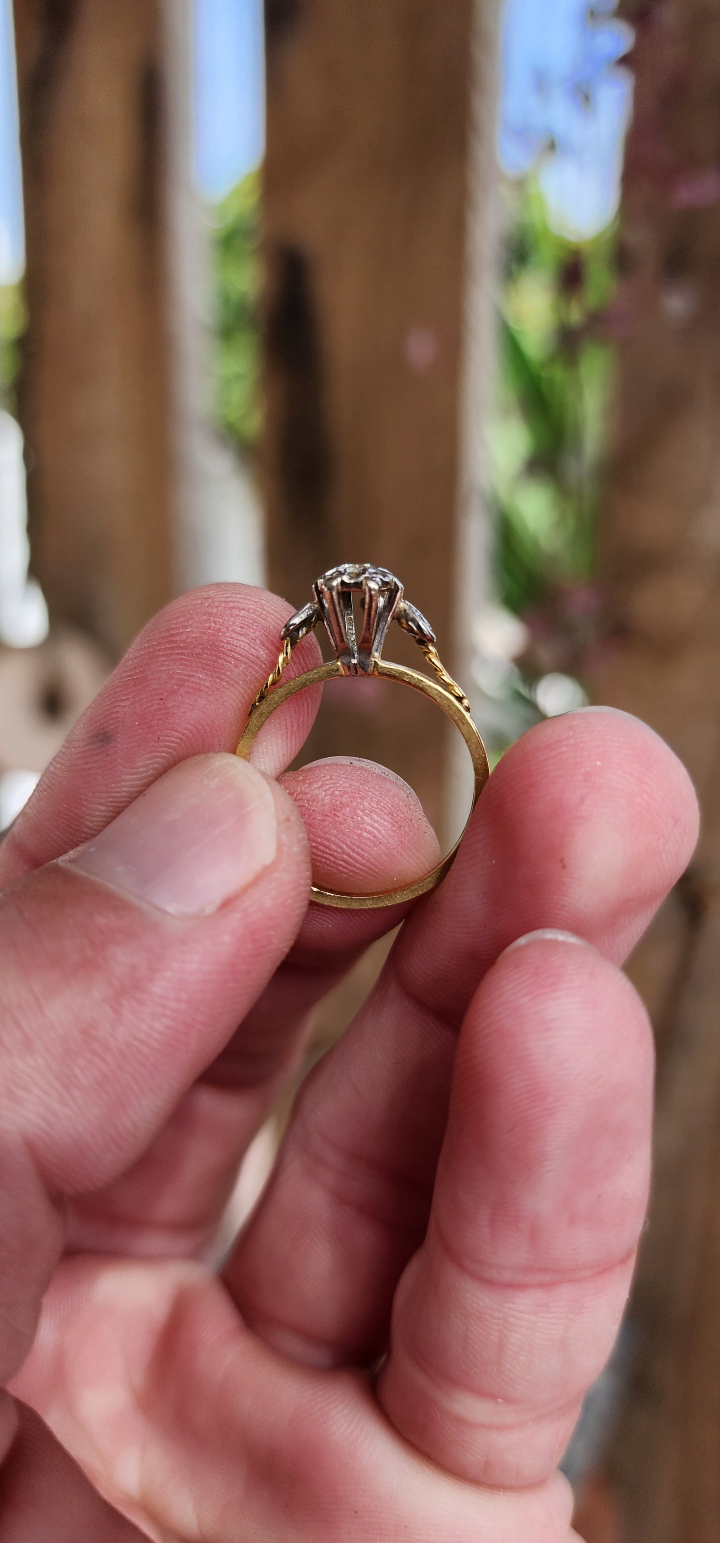 Splendid Vintage Art Deco Period 18ct Yellow Gold and Platinum Diamond solitaire ring.