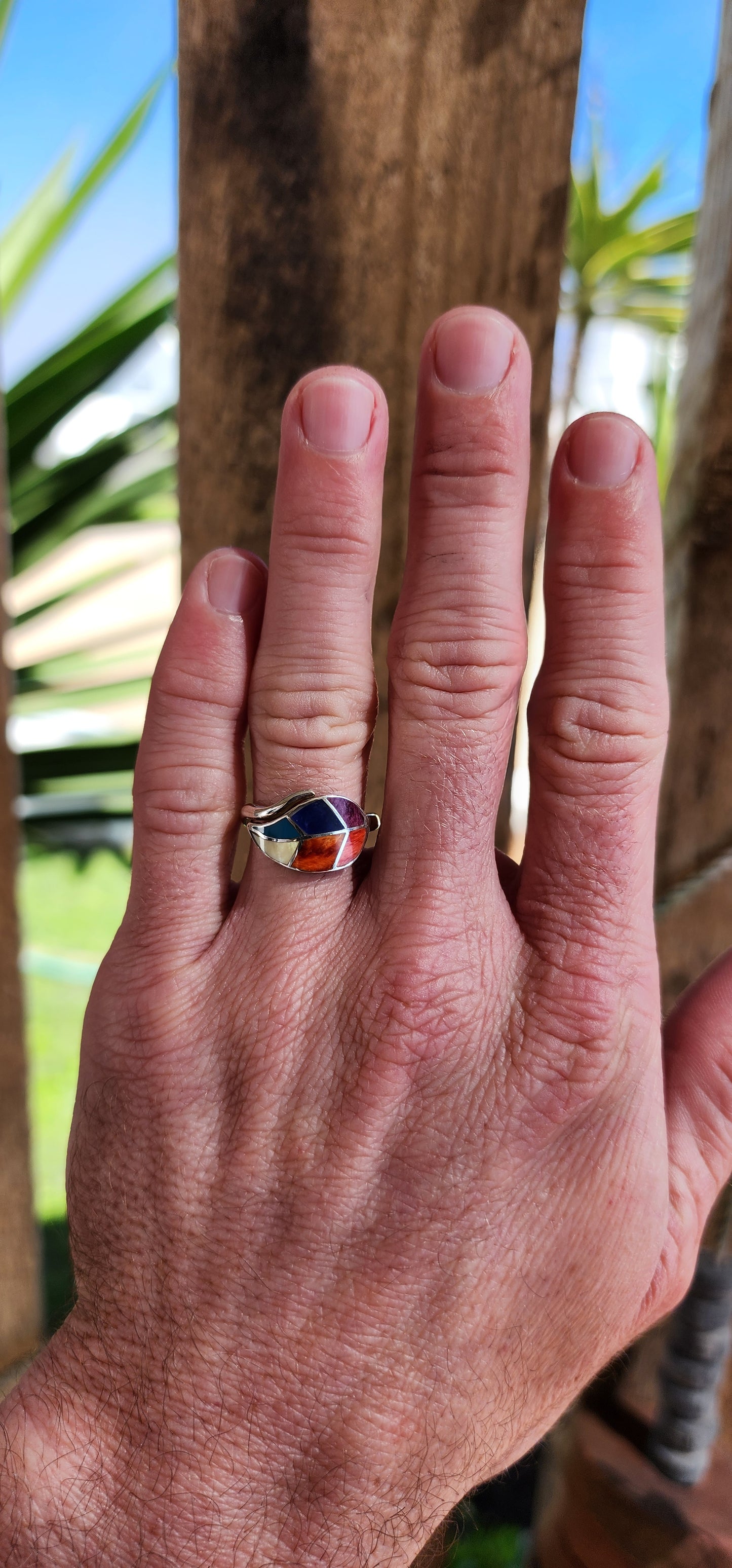 Peruvian " Coca Leaf" adjustable ring  - 950 Silver and Gemstones/shell Mosaic inlay.