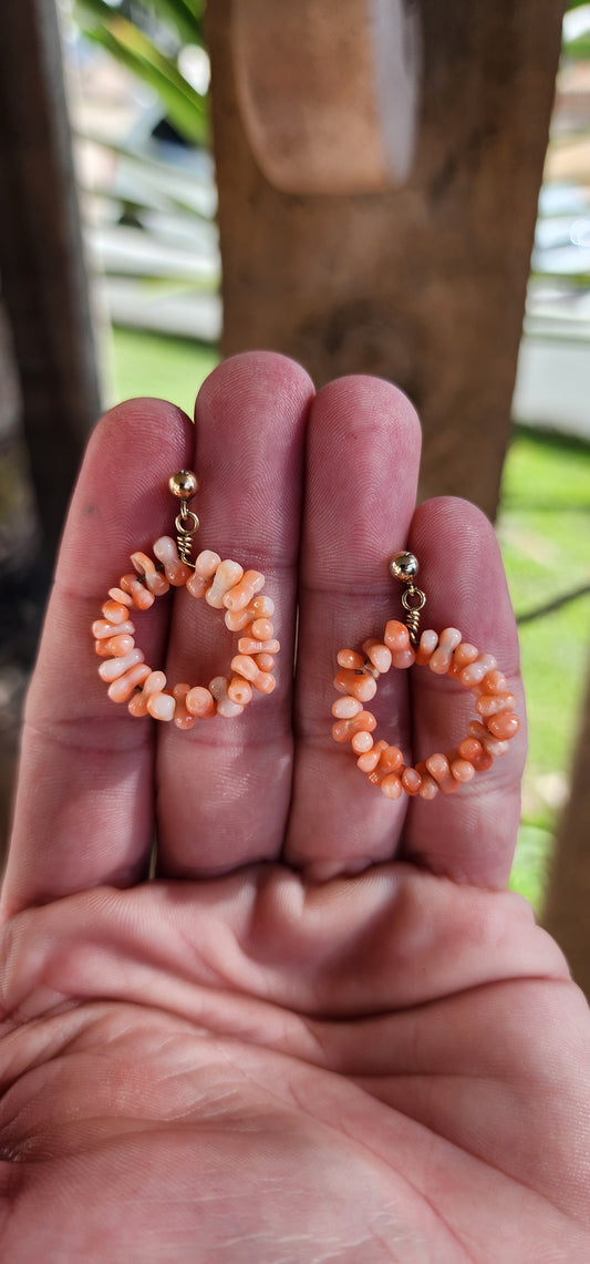 Vintage pair of 14ct Yellow Gold and Angel Skin Coral beads dangle Circle push-in earrings.