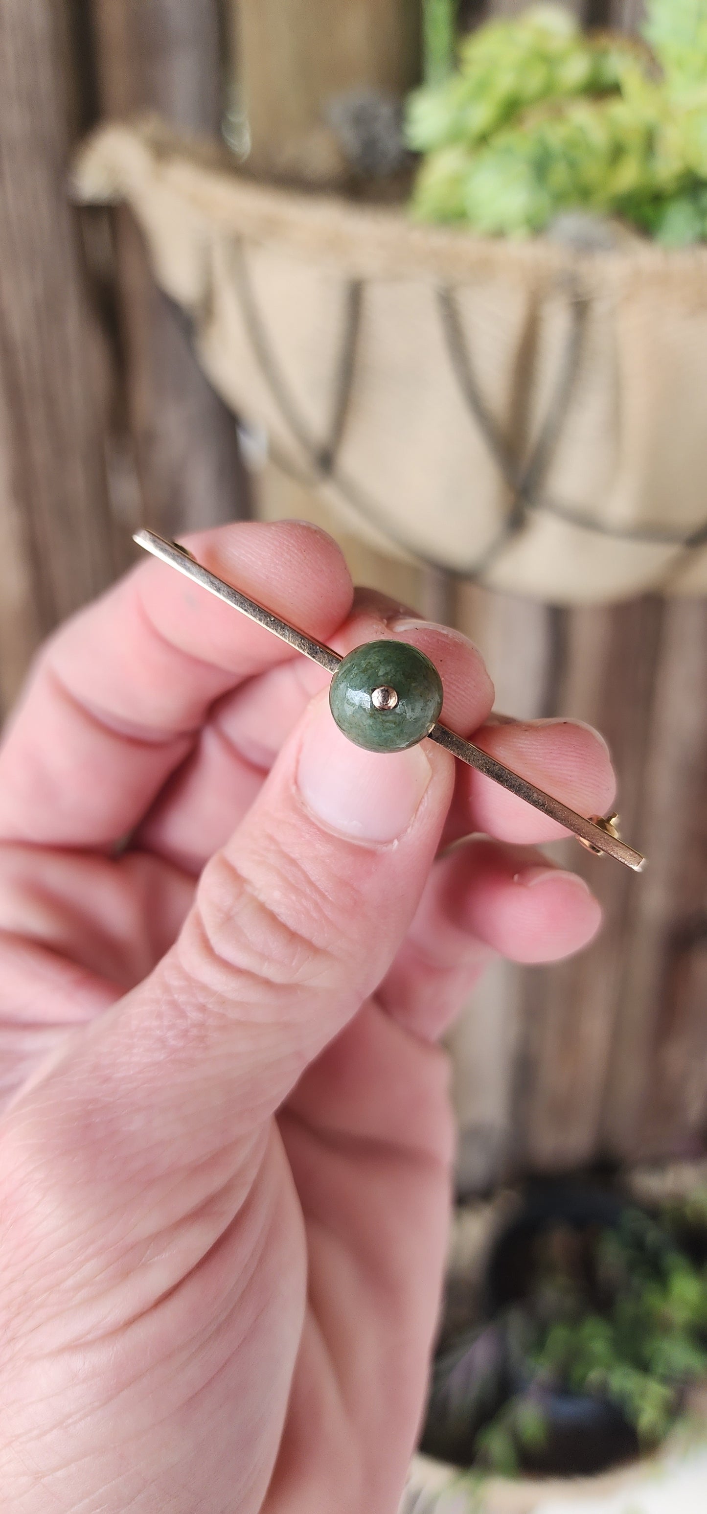 Vintage Art Deco period 9ct Rose Gold and Nephrite Jade Sphere bar brooch.