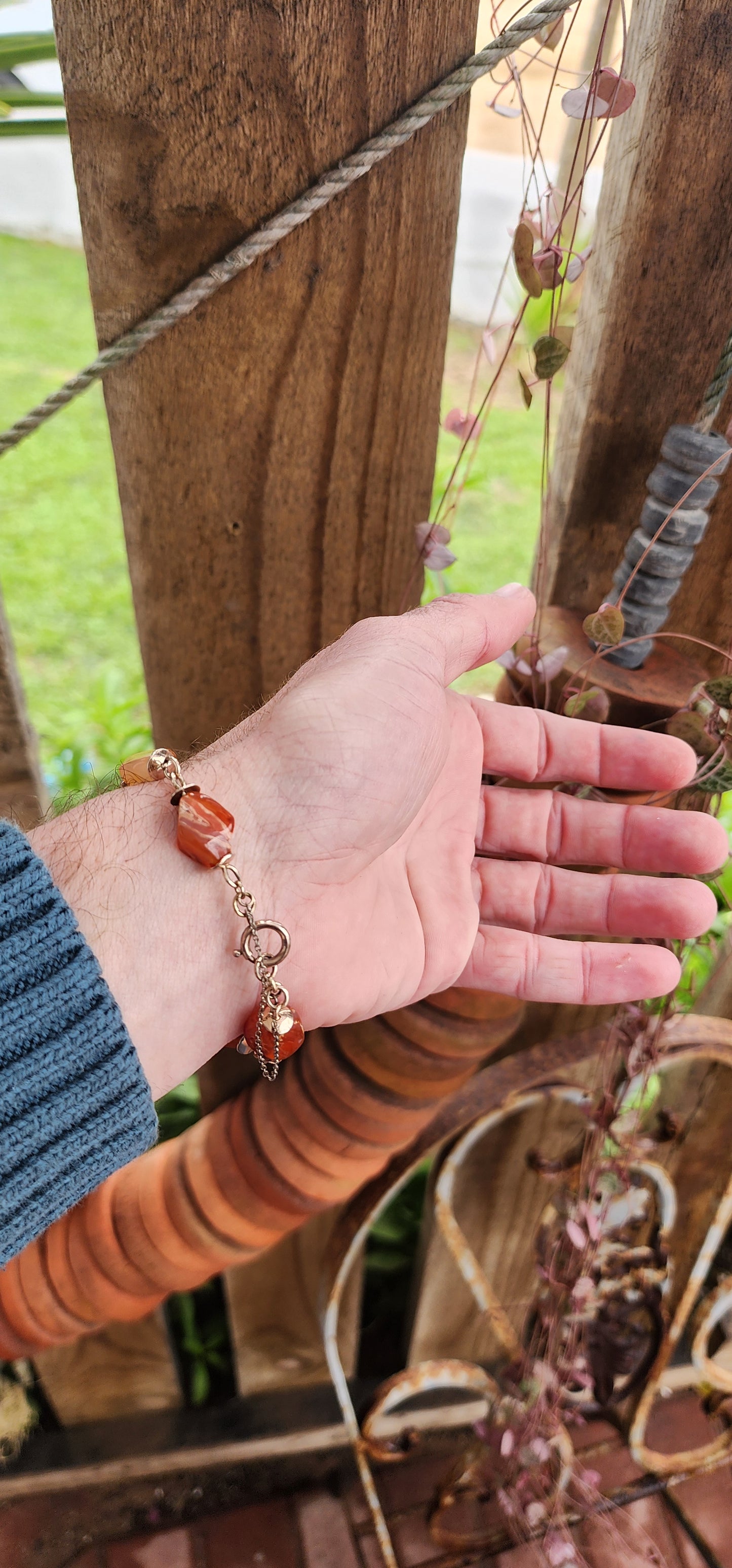 Exquisite Antique Victorian Era 9ct Rosy /Yellow Gold and Banded Carnelian(Agate) Gemstone beaded bracelet with safety chain .
The beads hand wrapped with 9ct Rosy/Yellow Gold wire and accented with 9ct Rose Gold discks at each end of the beads.