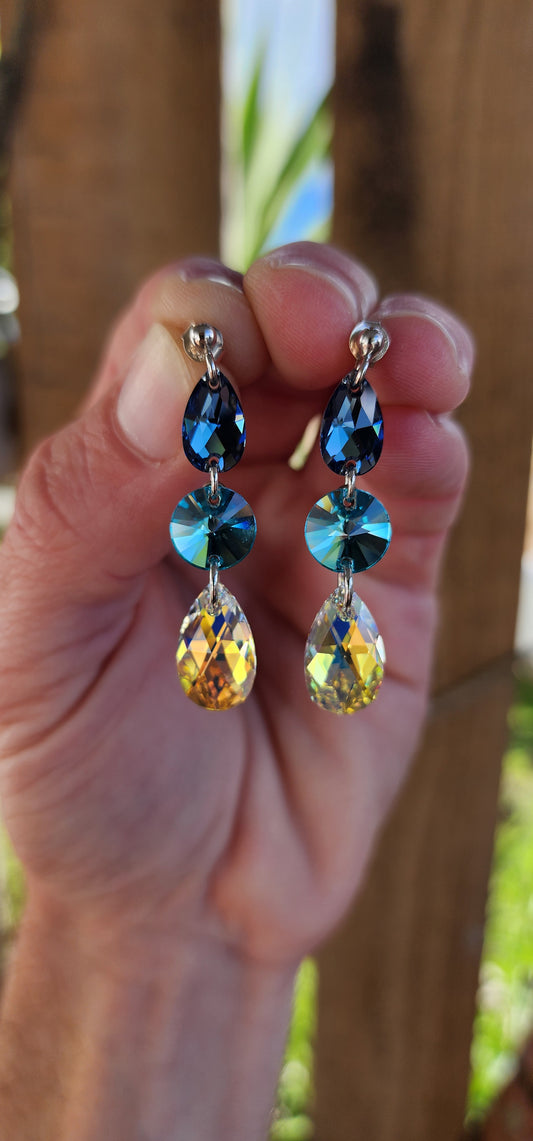 Italian Designer push-in drop earrings. Made from beautiful and sparkly Swarovski Crystals Elements and Sterling Silver.Made by Monella ,Milano Italy.