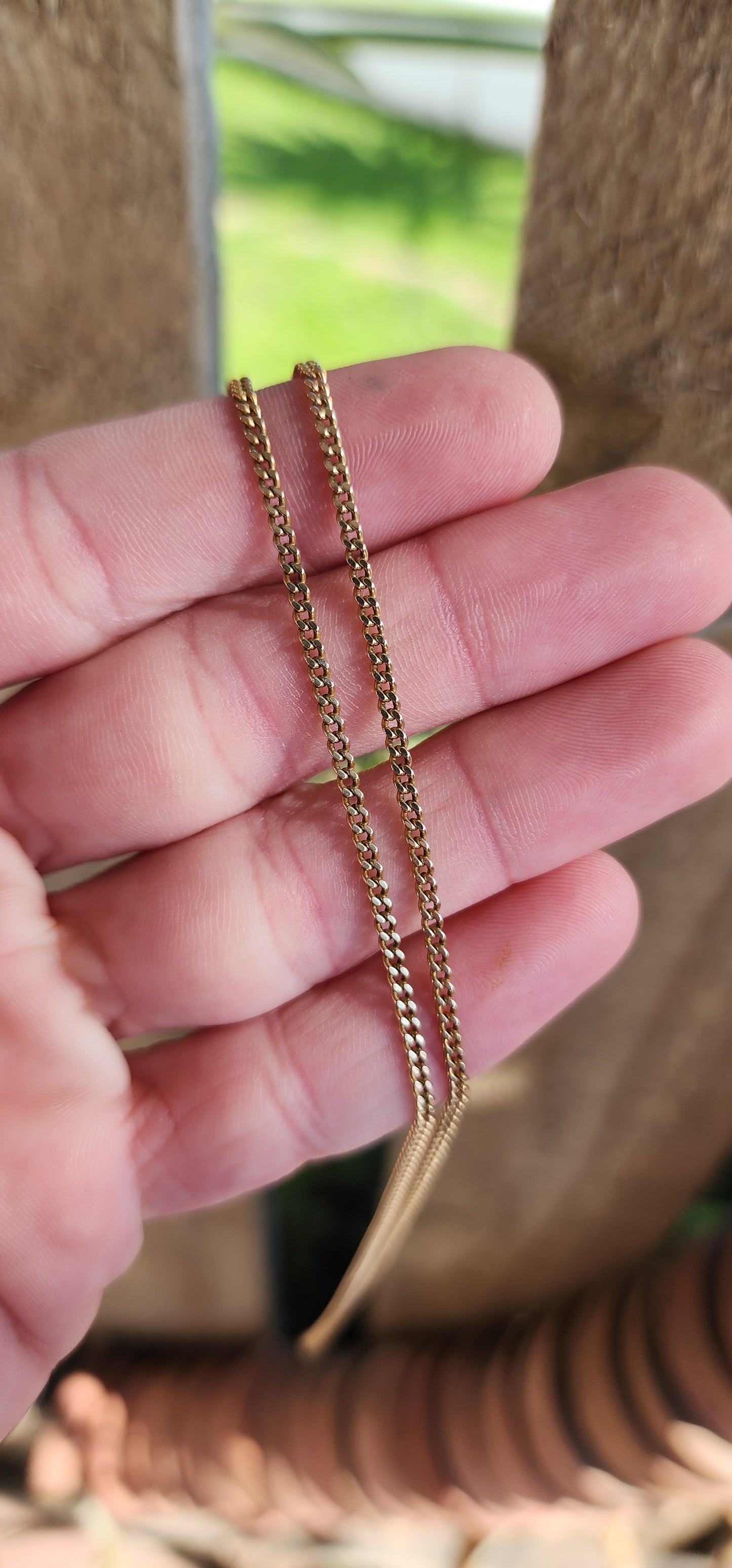 Extra length Vintage 9ct Yellow Gold Flat Curb link chain - The perfect stacker for your neckmess collection ! Solid and nice weight!