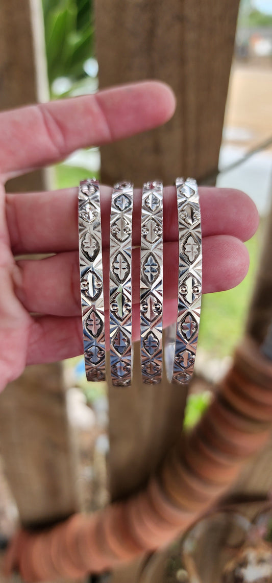 Stunning Sterling Silver Indian Kada (Punjabi Sikha) bangles - The bangles feature beautiful and ornate/ embossed decorations right around.