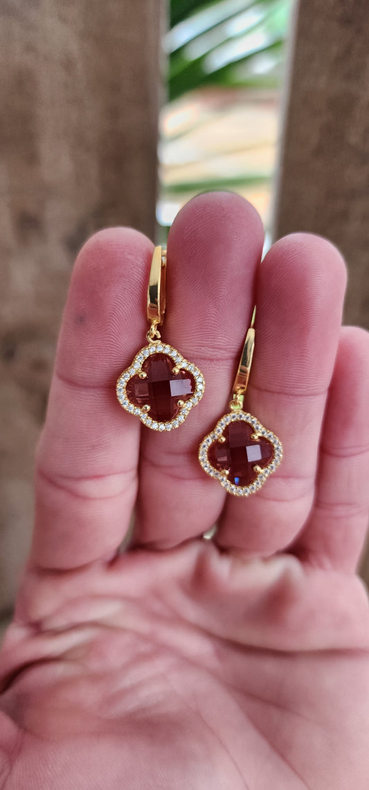 Elegant Sterling Silver with 18ct Yellow Gold plating dangle earrings , set with fancy clover shaped Zultanite Gemstones in sparkly CZ Halo birders.