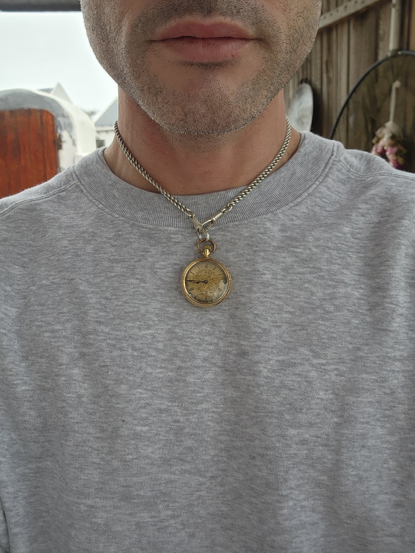 A very Elegant Antique late 19th century Ladies 18ct Yellow Gold open face wind up pocket / fob watch.