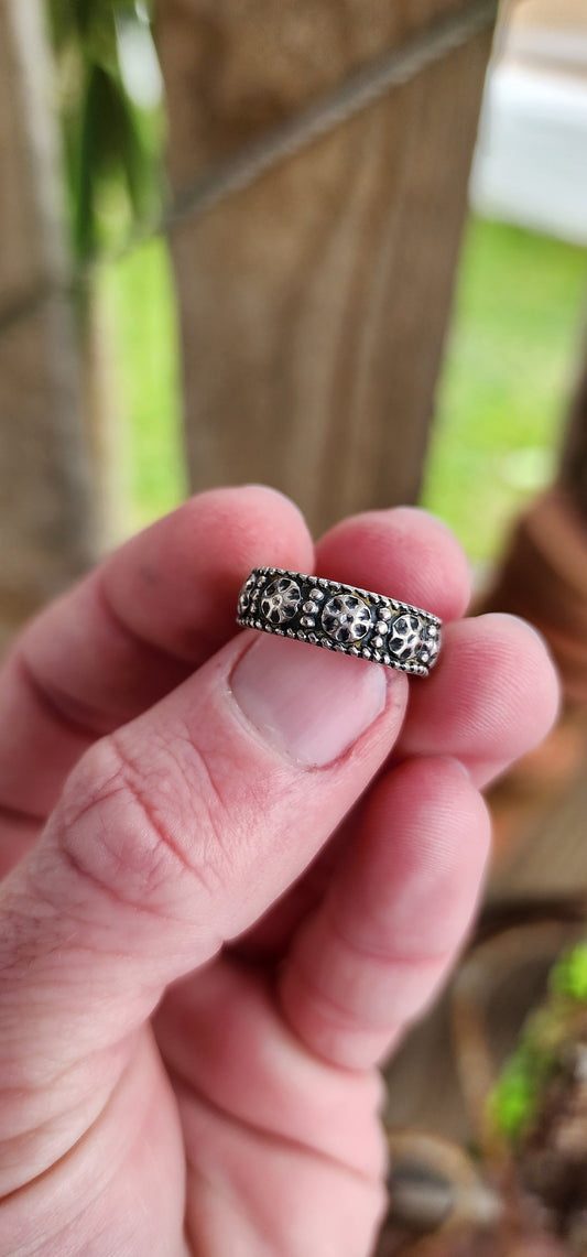 Vintage Sterling Silver stacking ring - ornately embosses with flowers and milgrain detailing.Wear it alone or stack with some of your other rings.