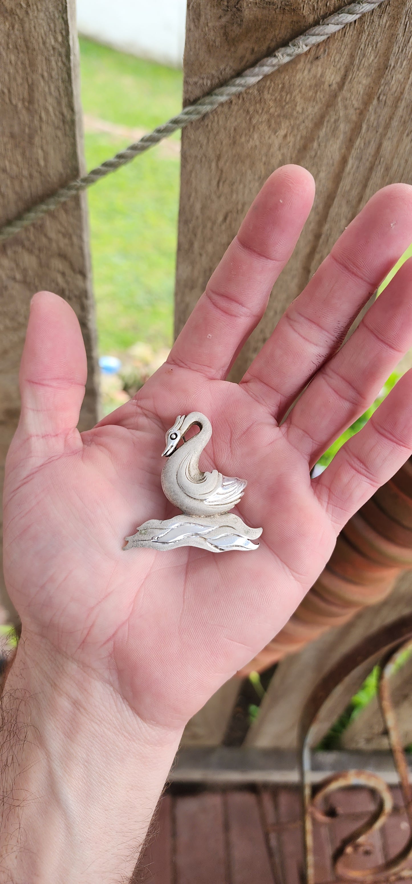 Majestical! Italian made Hallmarked Silver Novelty brooch in the shape of a Swan on water - Designed in a Modernist style with brushed and smooth sections.
Imported to London circa 1900 and Hallmarked accordingly.