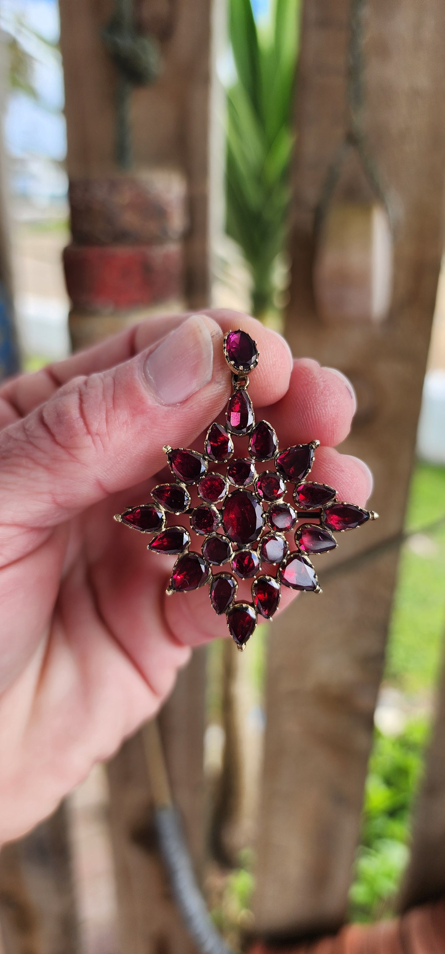 MOST incredible Antique Georgian era circa 1800 foiled back Almandine Garnet Riviere/Collar necklace with detachable pendant/brooch drop.Set in 10ct Yellow/Rosy Gold.