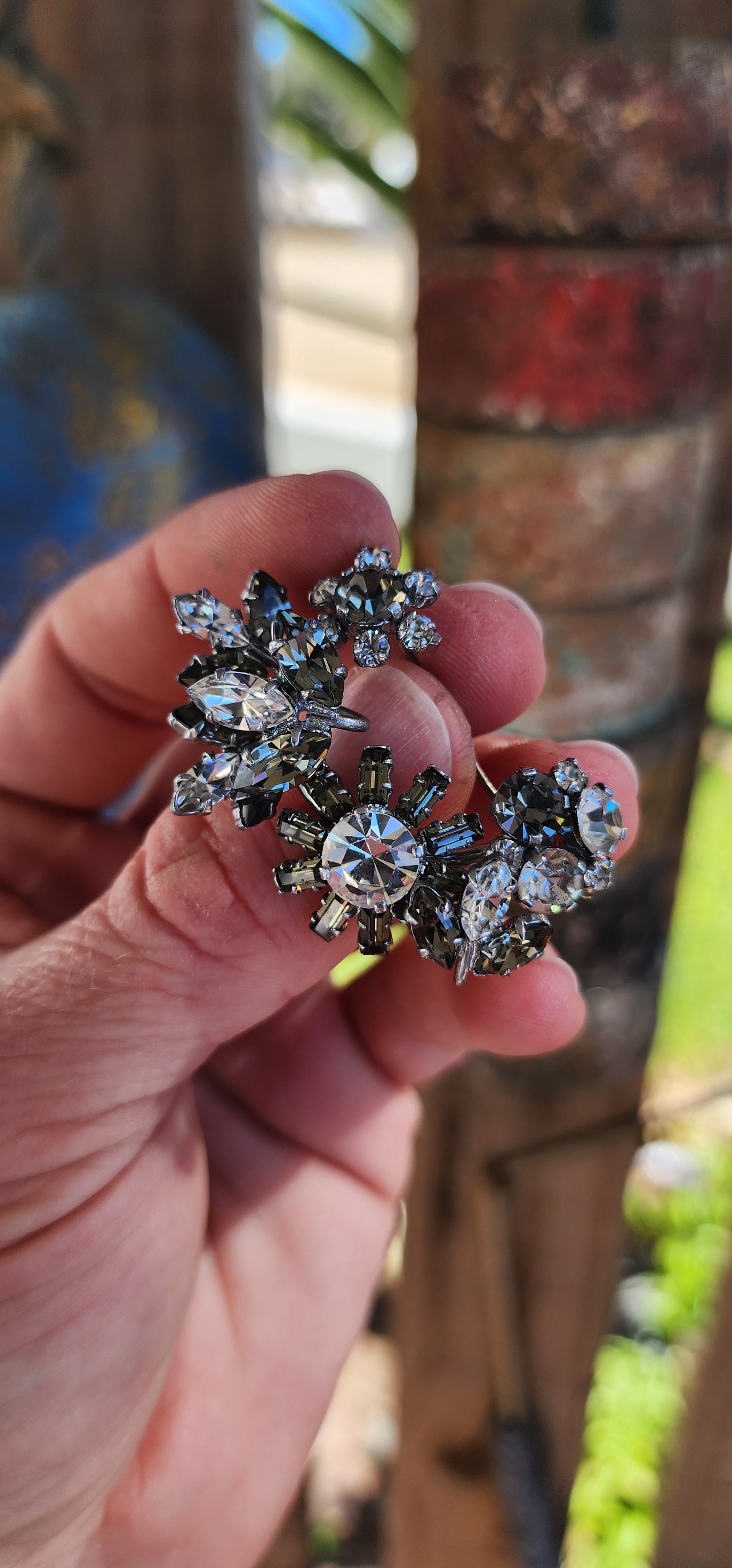 The most beautiful Vintage costume circa 1960's Austrian Crystal Rhinestones necklace with matching brooch.