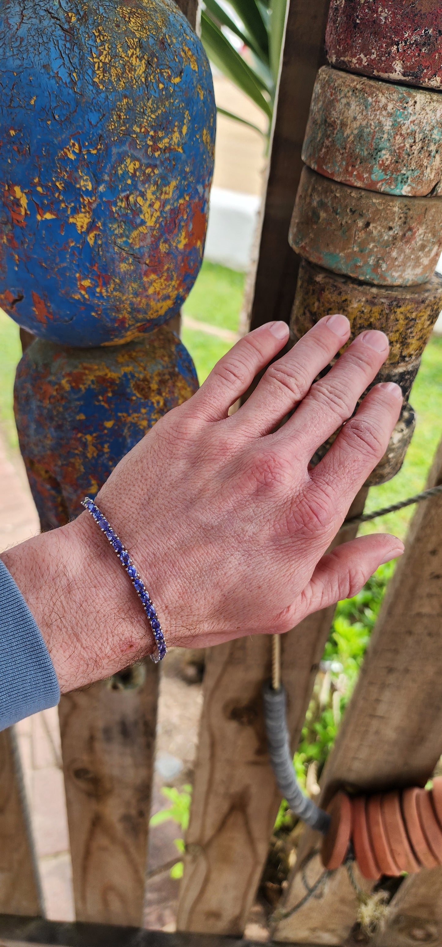 Incredible Serpent bracelet is a real piece of jewelry art! The bracelet is made of high quality Sterling Silver and Natural Oval cut Tanazanite Gemstones.