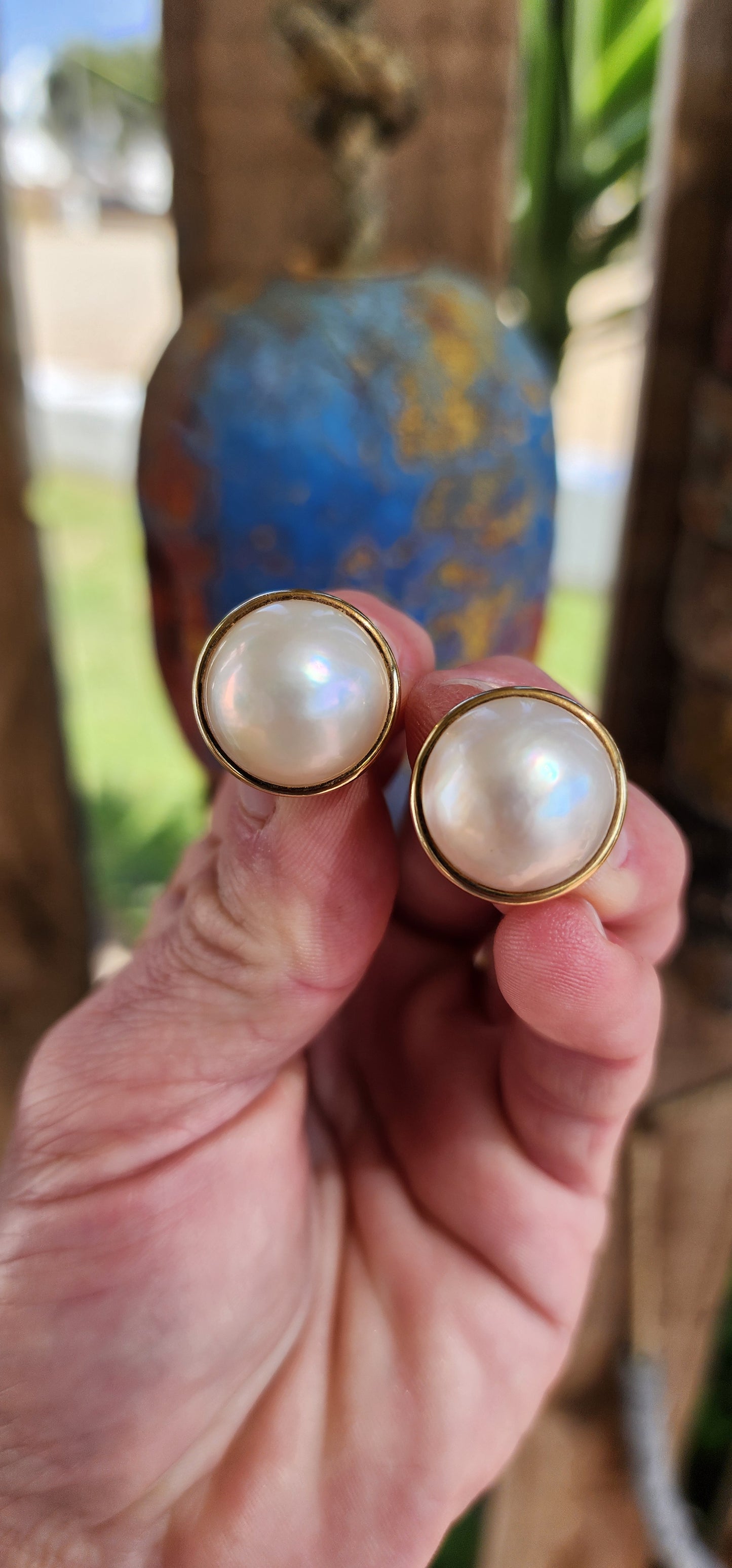 Beautiful pair of timeless Vintage Mabe Pearl push-in earrings.These stunning and generous in size Cream-White Mabe Pearl Cabochons have been delicately set in a 9ct Yellow Gold bezel/tube settings.