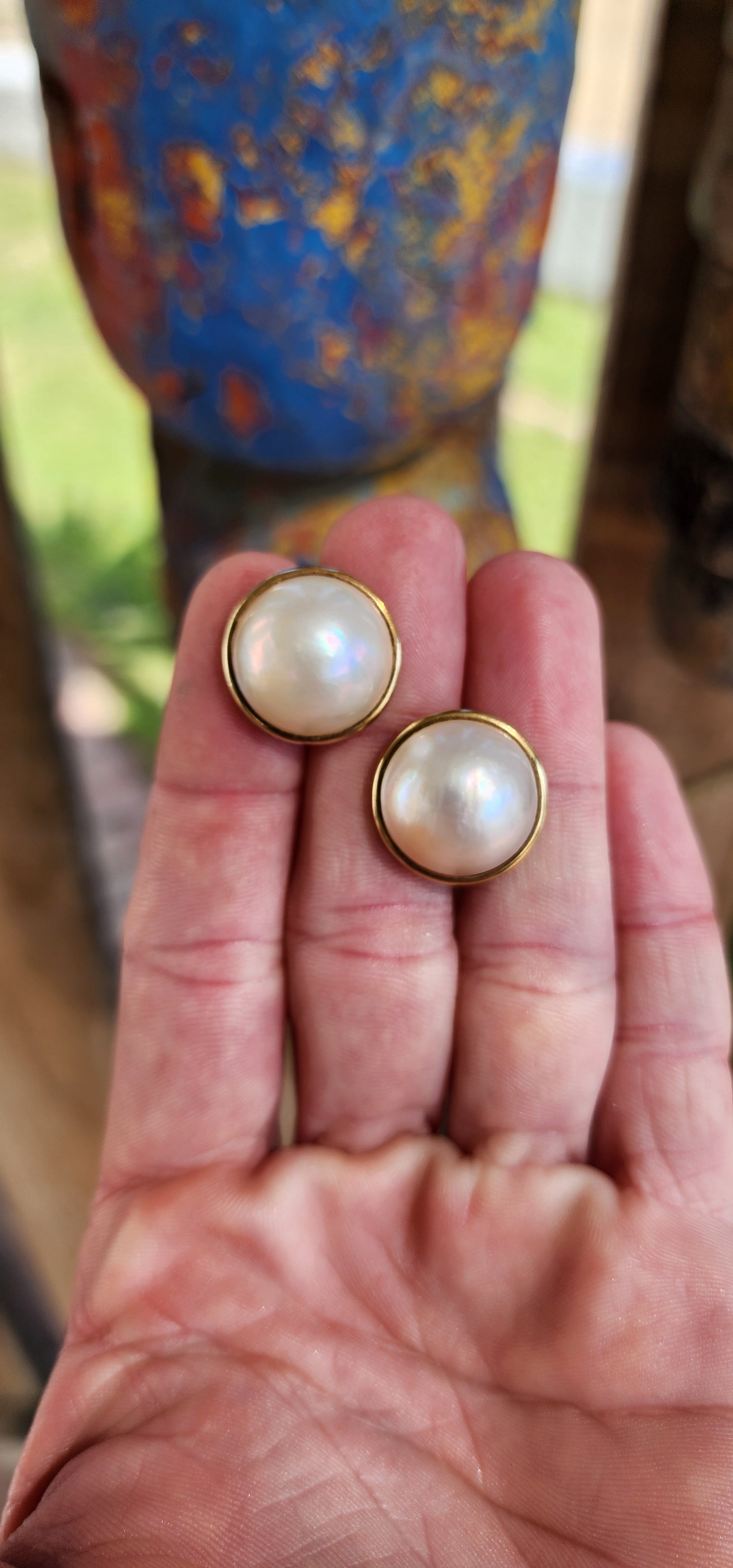 Beautiful pair of timeless Vintage Mabe Pearl push-in earrings.These stunning and generous in size Cream-White Mabe Pearl Cabochons have been delicately set in a 9ct Yellow Gold bezel/tube settings.