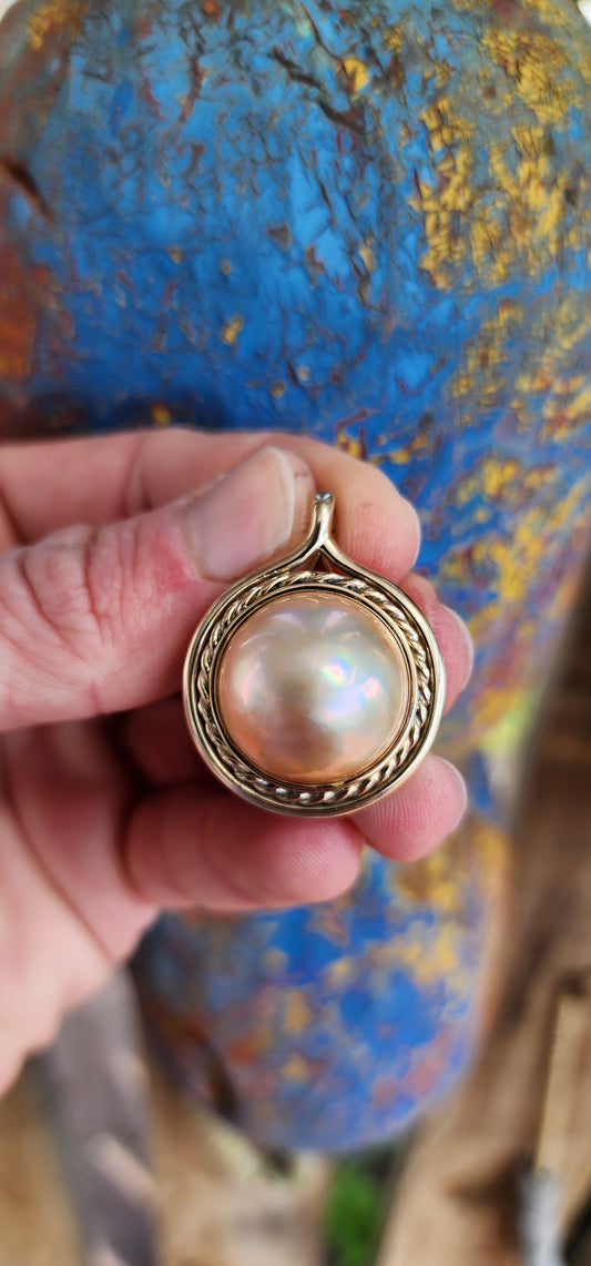 Gorgeous and large size Vintage 9ct Yellow Gold enchancer pendant set with a Golden/Peach South Pacific Ocean Mabe Pearl Cabochon.