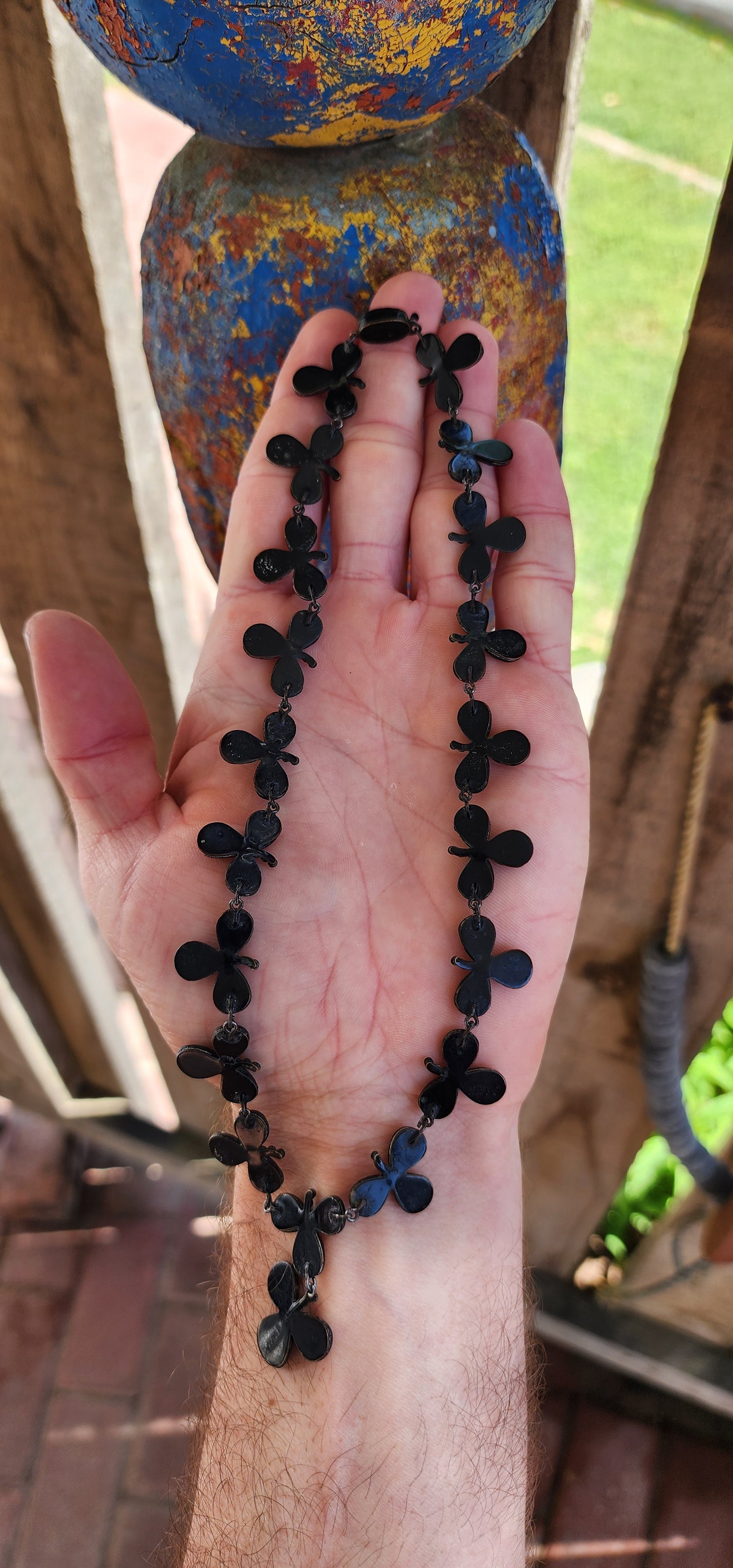 Antique Victorian circa 1880's French Jet trefoil Riviere style necklace with pendant.
This necklace is an exquisite example of Victorian mourning jewelry, specifically from the 1880s.