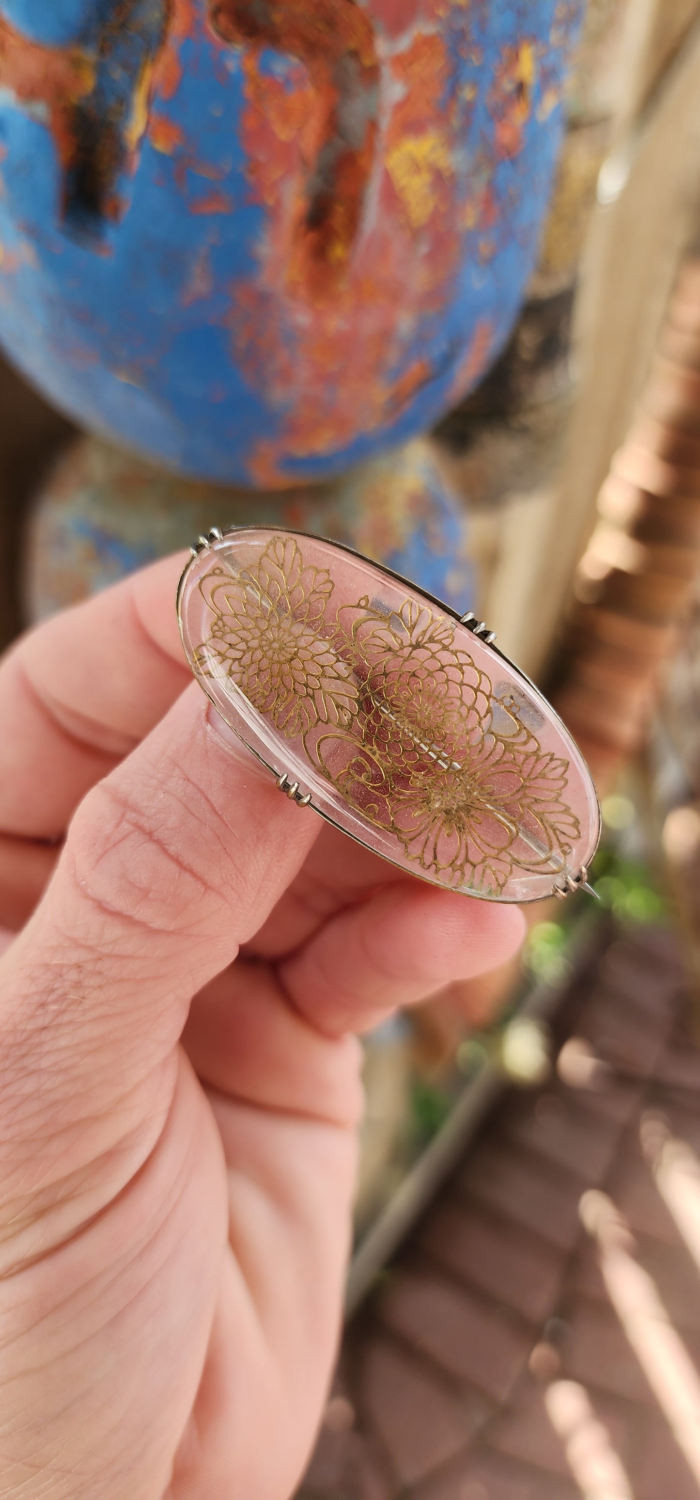 Such a unusual and beatiful Victorian era "floral doily" brooch - Ive never quite seen anything like it !