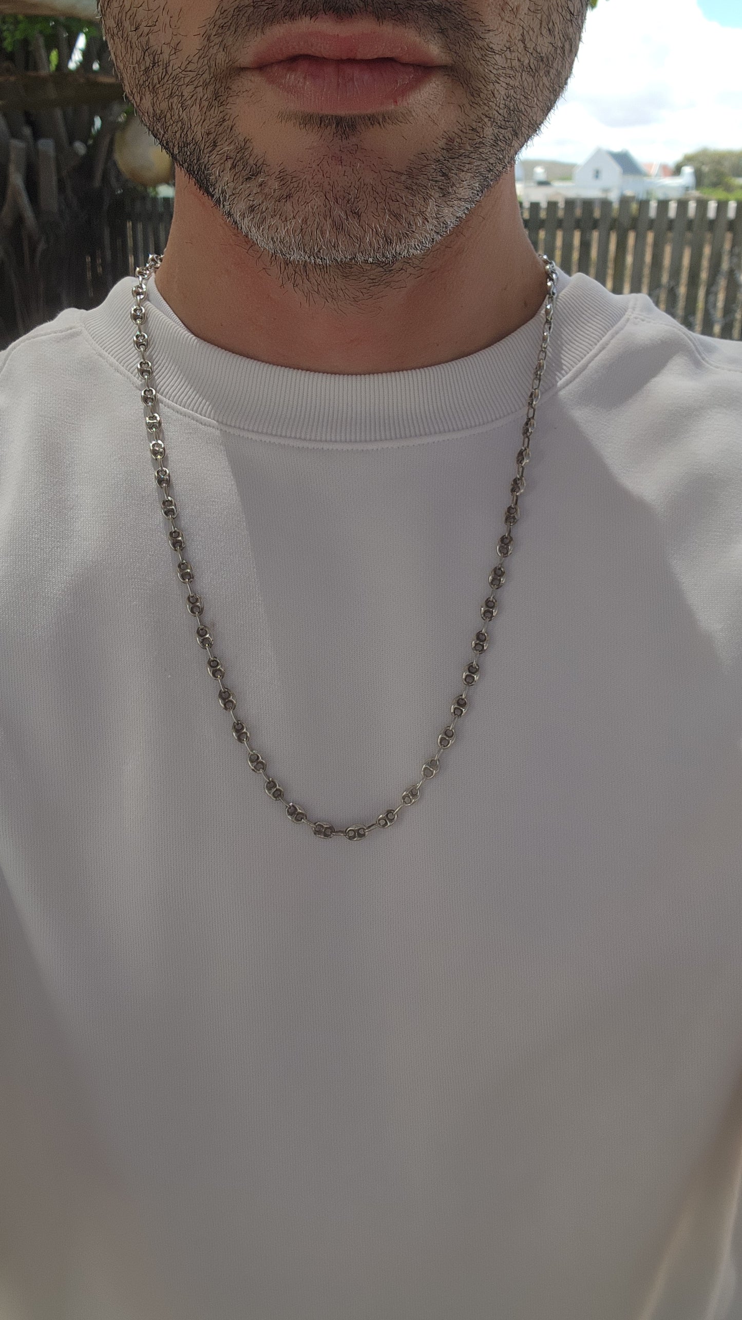 This vintage extra length sterling silver puffed mariner link necklace is a standout example of classic design and craftsmanship, combining elegance with durability.