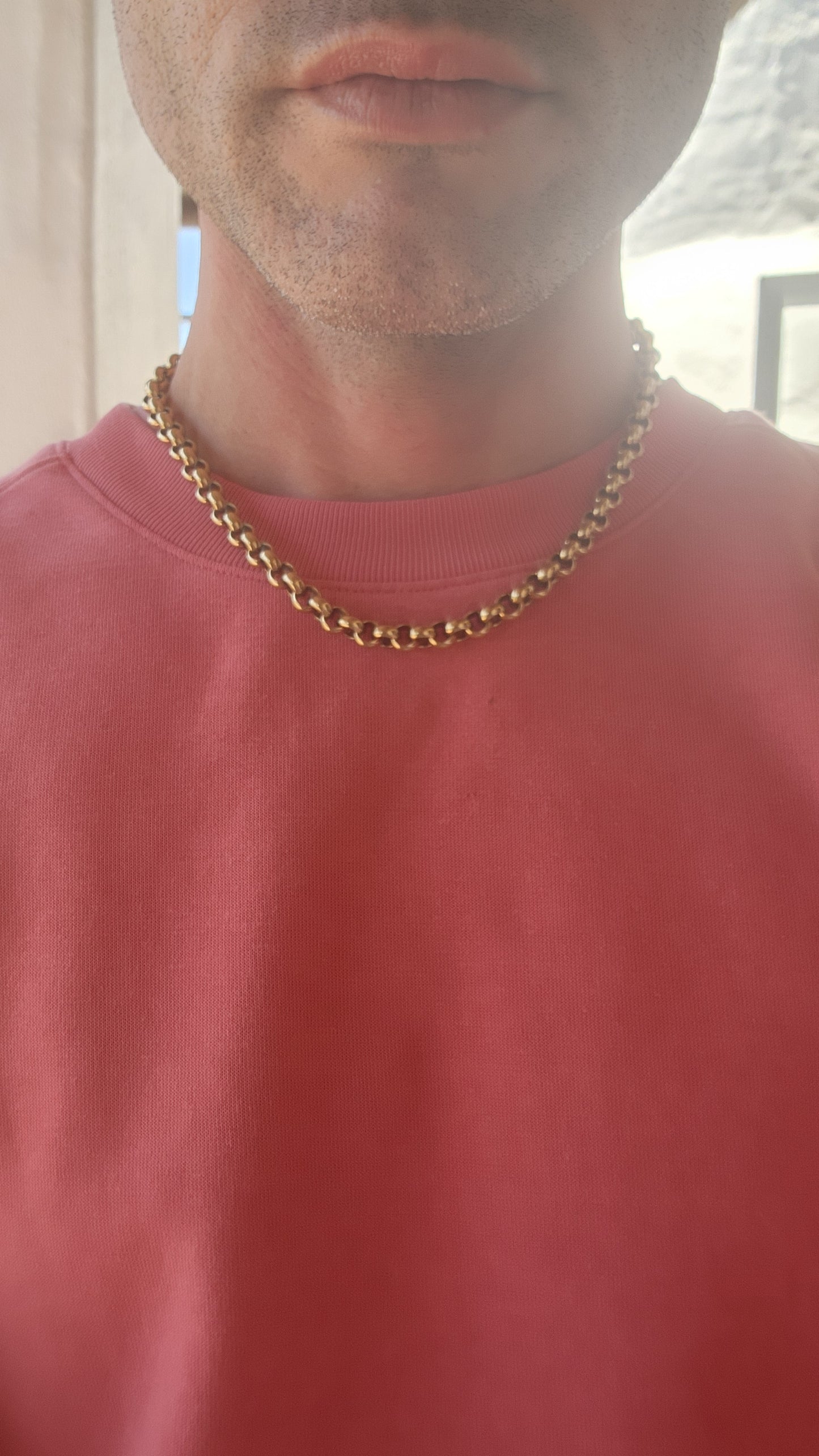 This exceptional chain is a masterful example of timeless design and superior craftsmanship. Fashioned from solid 9-carat yellow gold, it exemplifies the beauty of the classic belcher (or rolo) chain.