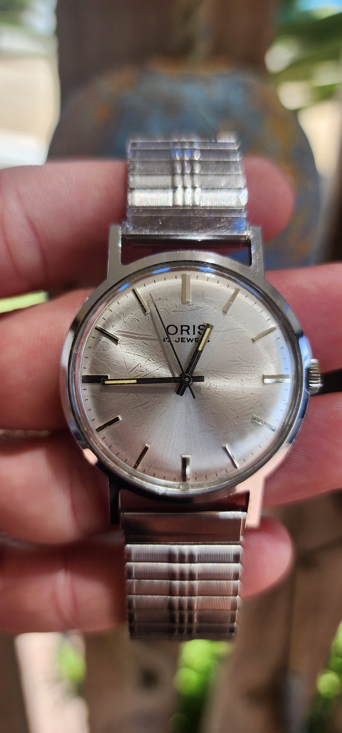 RARE FIND FOR THE BOYS!!! This vintage circa 1970's mens Oris 17 Jewels Cal. 702 watch is a beautiful example of mid-20th-century Swiss craftsmanship.