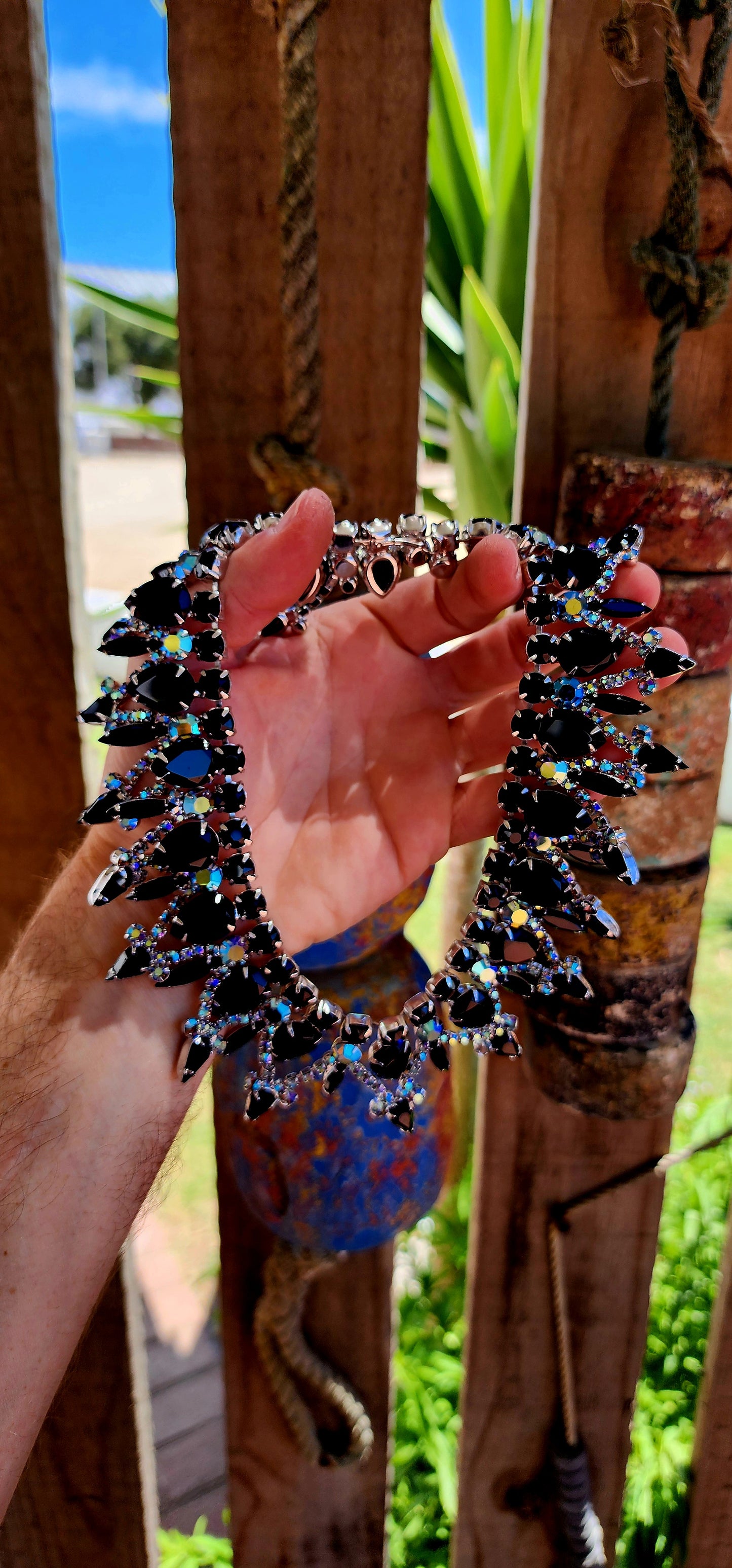 A truly exceptional and highly sought-after vintage treasure, this magnificent 1960s Juliana (DeLizza & Elster) bib necklace embodies bold mid-century glamour at its finest.