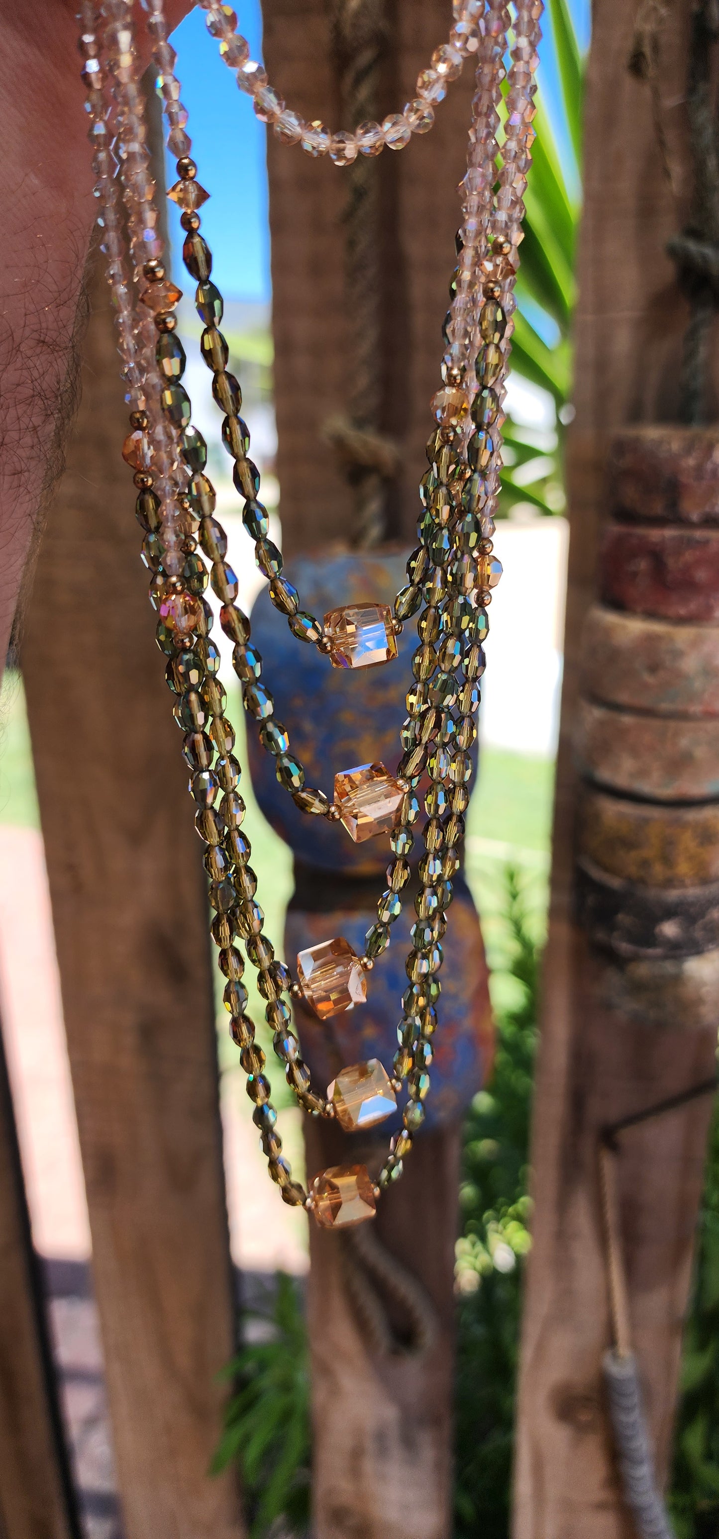 This necklace is a dazzling spectacle of sparkle and sophistication,truly a statement piece that exudes timeless elegance.