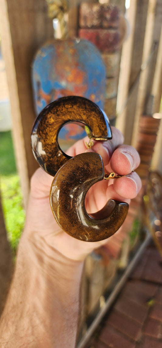 Sculptural Marvels from Paris!
Get ready to fall head over heels for these absolutely spectacular oversized vintage 1980's designer clip-on earrings — a bold, modernist statement brought to life by none other than Christian Migeon.