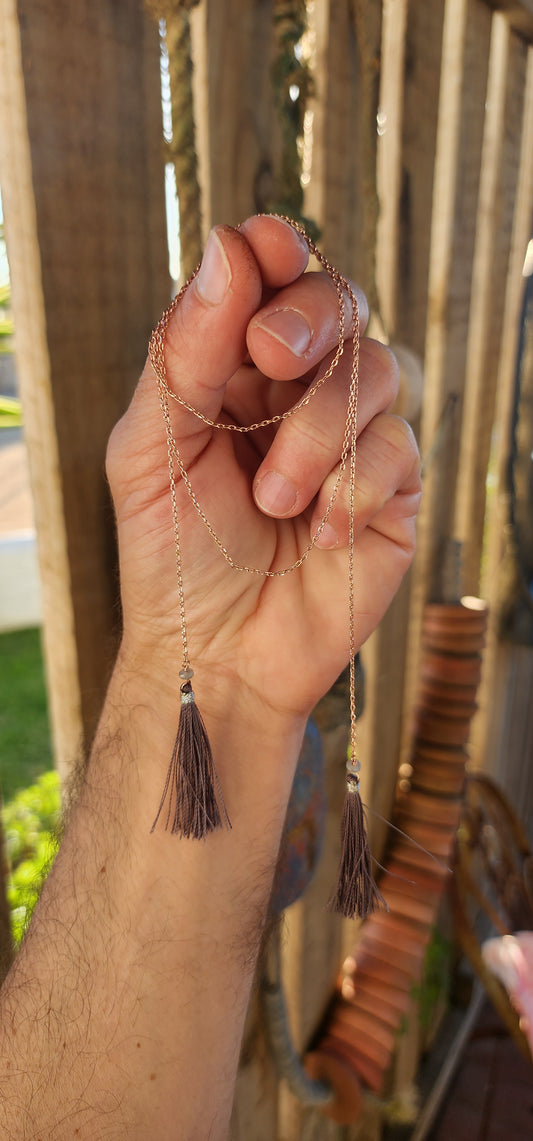 Handcrafted with free spirits and golden sunsets in mind,this necklace is bohemian at her best.There’s no clasp because honey, it doesn’t need one—this piece is a choose-your-own-adventure moment. Drape it, knot it, criss-cross it!