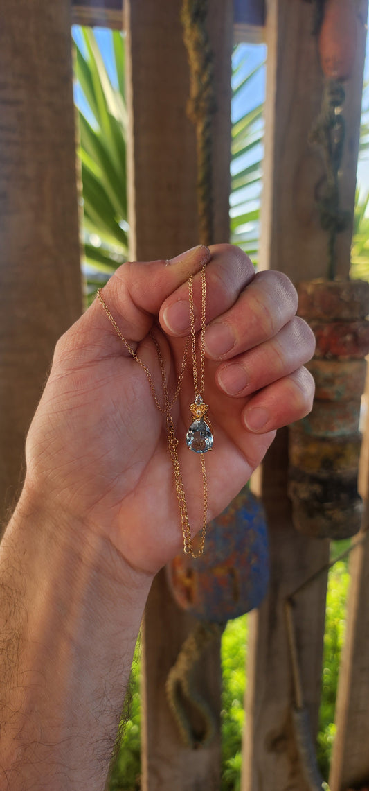 Treasures straight from the jewel-crowned halls of a sky kingdom—this pendant looks as though it was conjured by sunlight and ocean mist.