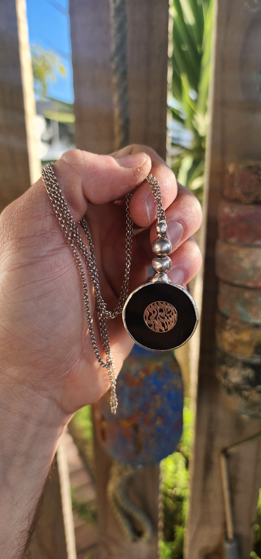 Vintage Sterling Silver “Shema Yisrael” Judaica Prayer Necklace – A Sacred Whisper in Silver and Shadow.