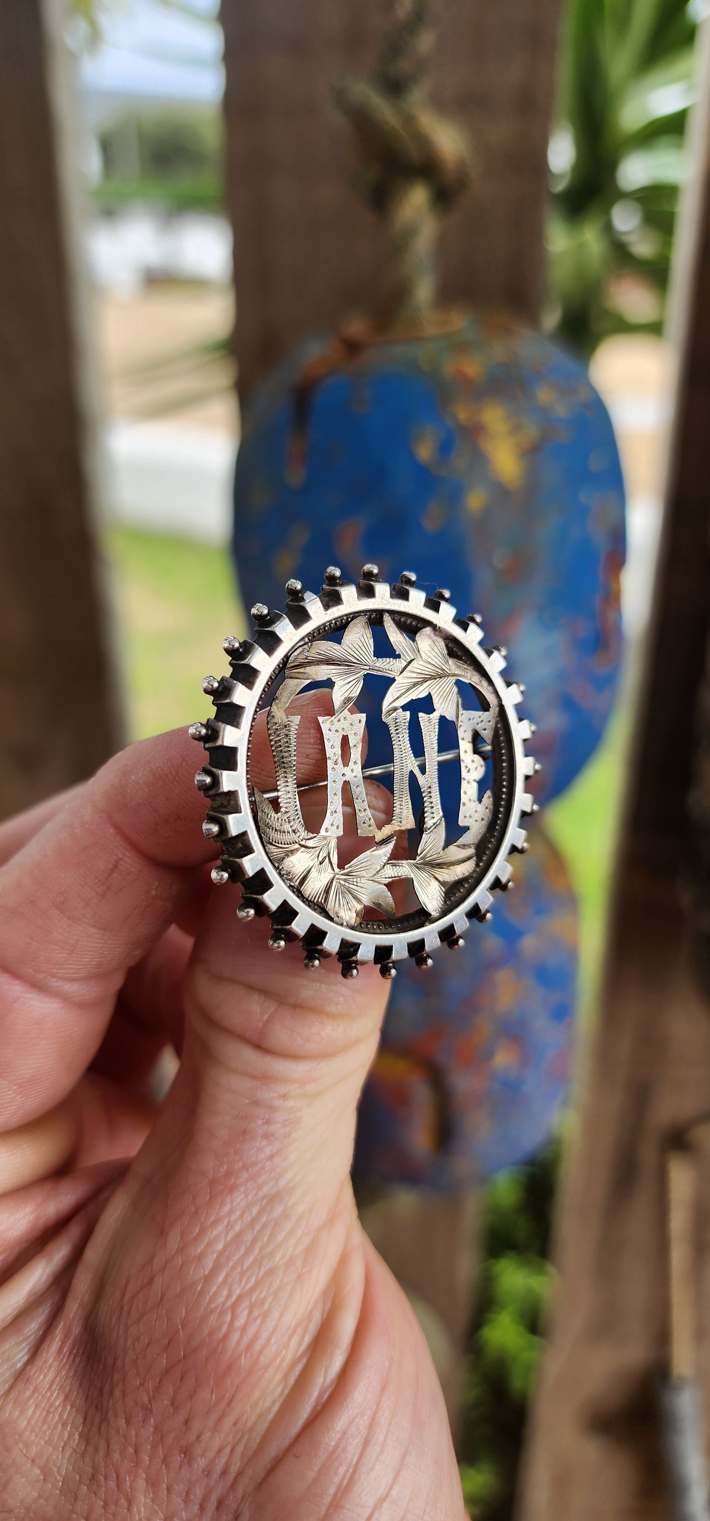 For the Janes of the world—or lovers of Victorian charm—this remarkable antique brooch is a true relic of the 19th century's Aesthetic Movement, where beauty and symbolism danced hand in hand.