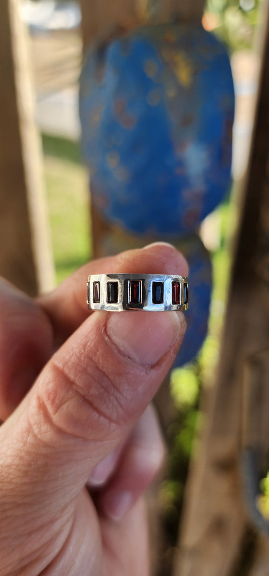 Bold Contrast – Garnet & Black Spinel Sterling Silver Half-Eternity Ring.