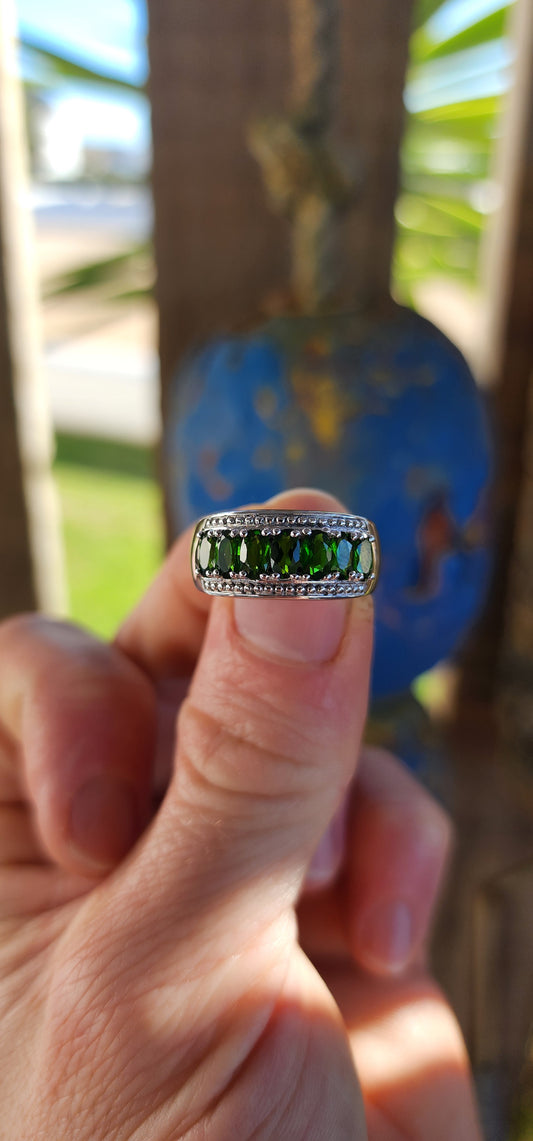This striking unisex ring doesn’t settle for subtle—it commands attention! Crafted in solid sterling silver, its bold half-eternity band radiates confidence and strength.