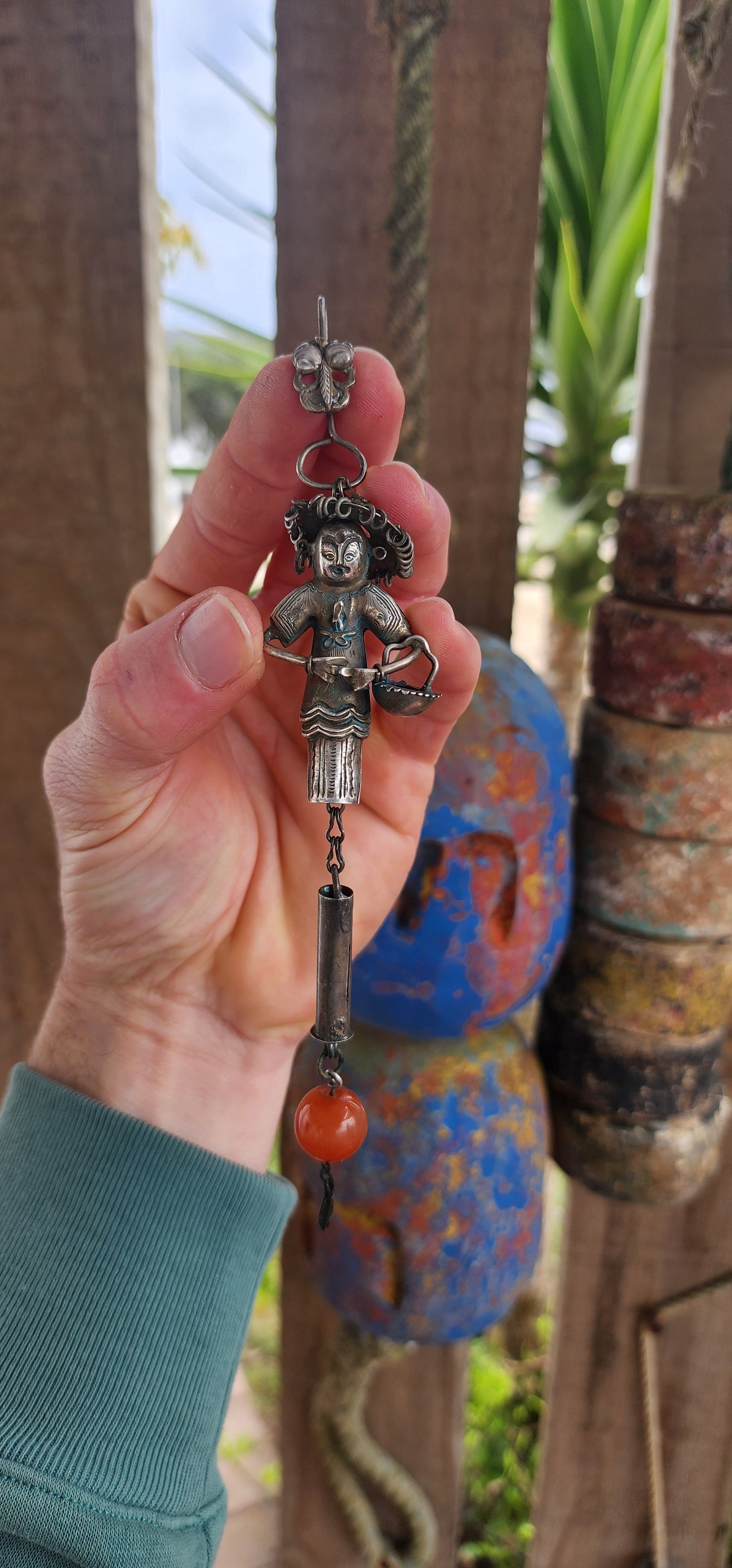Marvelous antique Chinese Qing Dynasty (1644–1911) chatelaine sewing needle case, exquisitely handcrafted in low-grade silver. This piece is both practical and symbolic – a glimpse into the artistry of everyday life in old China.