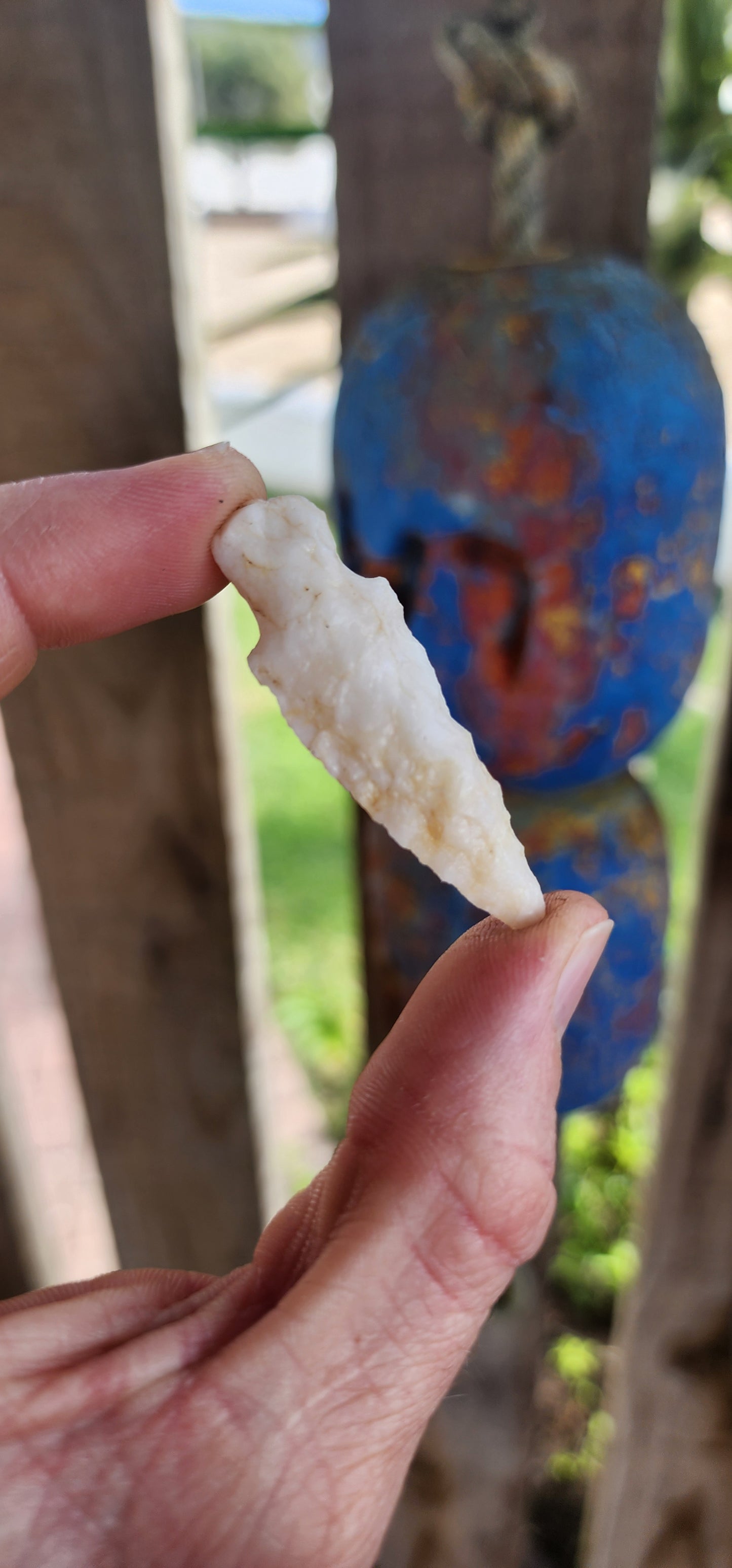 For the discerning collector of history, here is a tangible link to the deep past — a hand-carved Native American arrowhead, carefully excavated from the western Appalachian region of North Carolina.