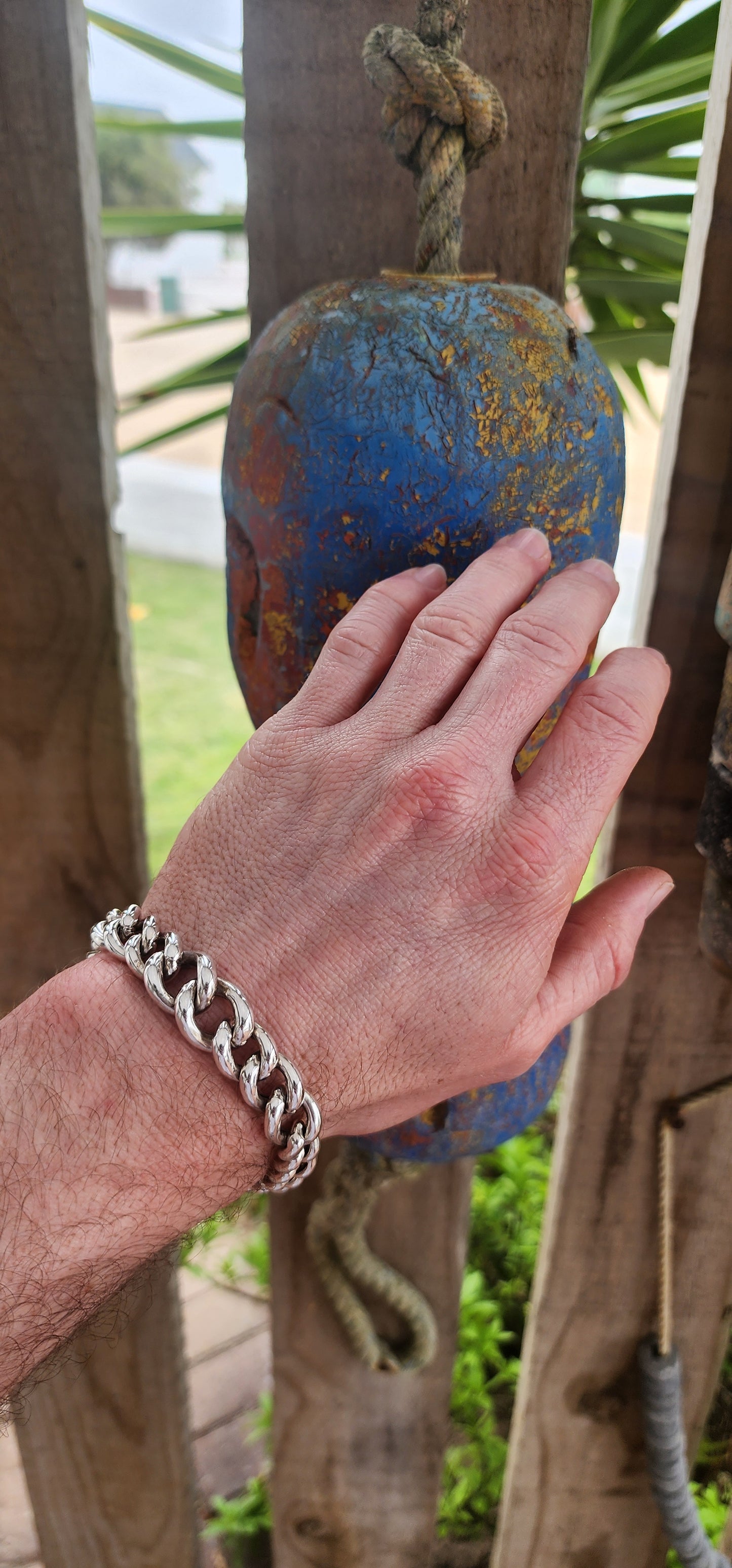 This chunky unisex Italian-made sterling silver bracelet is pure power and polish in one irresistible piece!