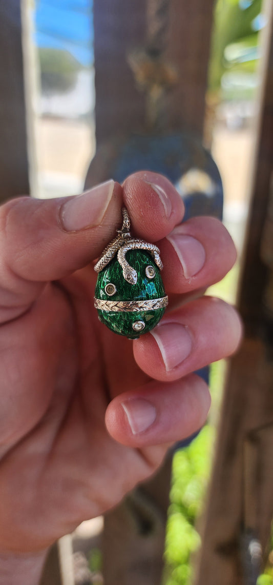 An absolutely mesmerizing treasure for any serious collector — this extraordinary vintage Russian revival–style sterling silver pendant captures the opulent spirit of Imperial elegance and mythic symbolism.