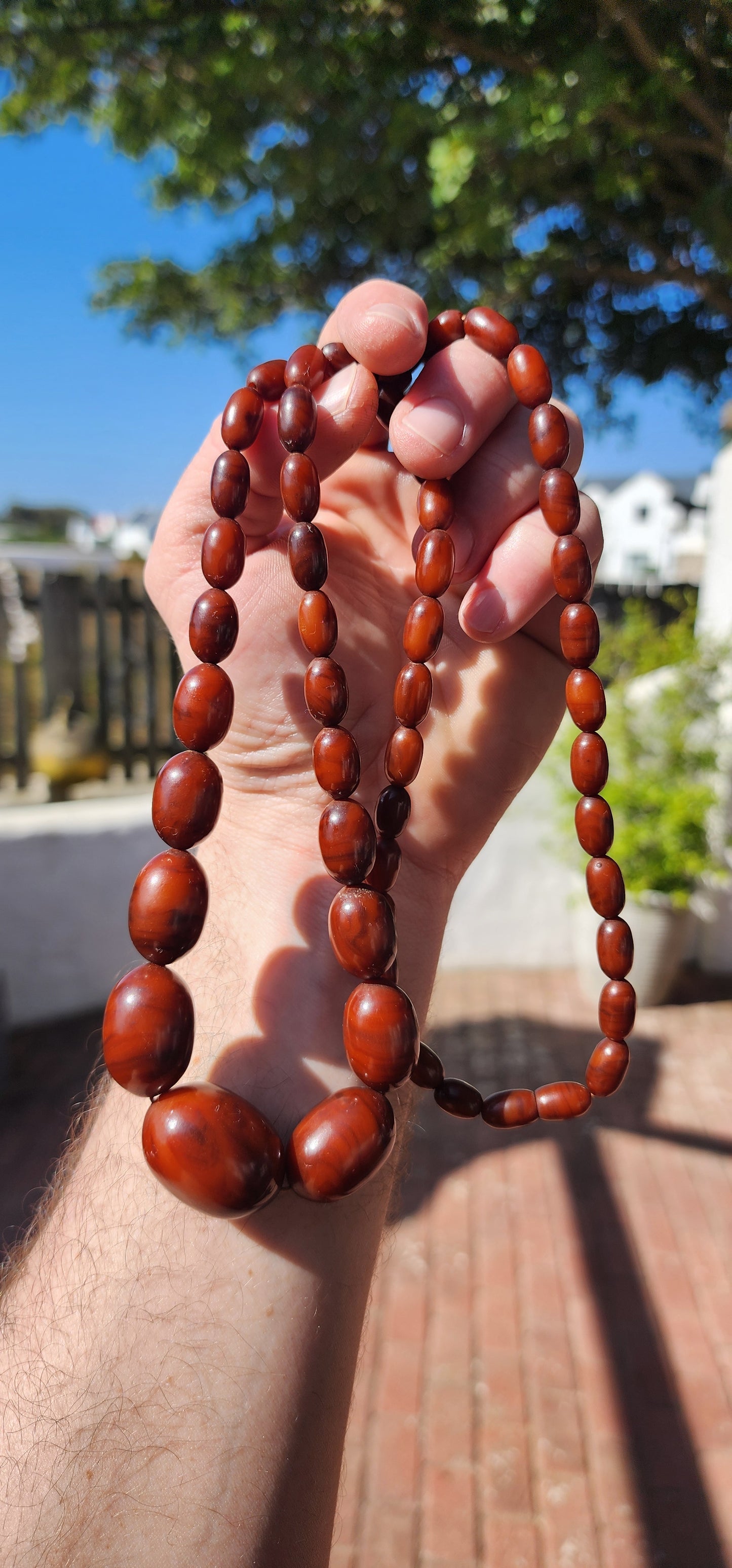 Vintage Mahogany Brown Faturan Bakelite Bead Necklace – circa 1930s–1950s.