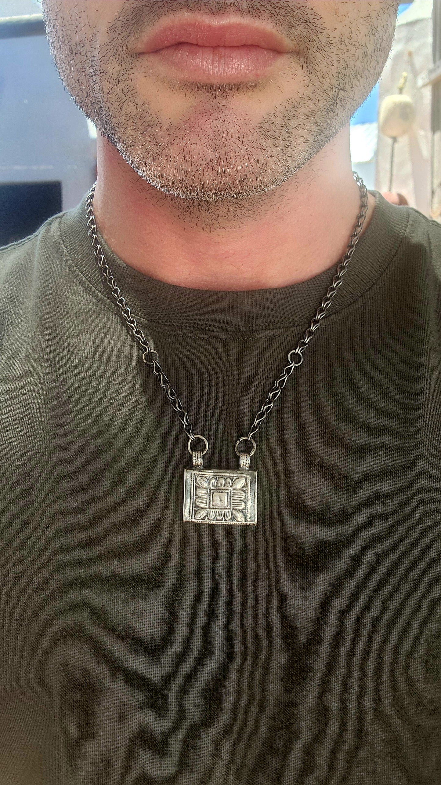 Antique Sterling Silver Omani Bedouin Hirz Prayer Box Amulet – On Original Chain.
A wonderful slice of Middle Eastern history and tradition!