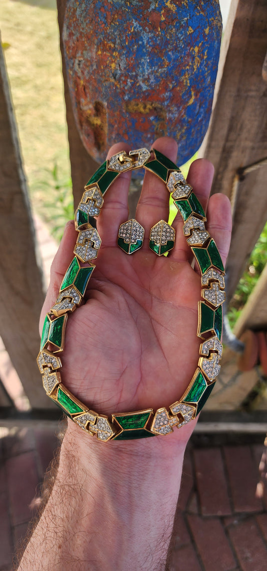 Museum-worthy, chunky, and impossibly beautiful vintage 1980s designer costume jewellery set, consisting of a bold choker necklace and matching clip-on earrings.