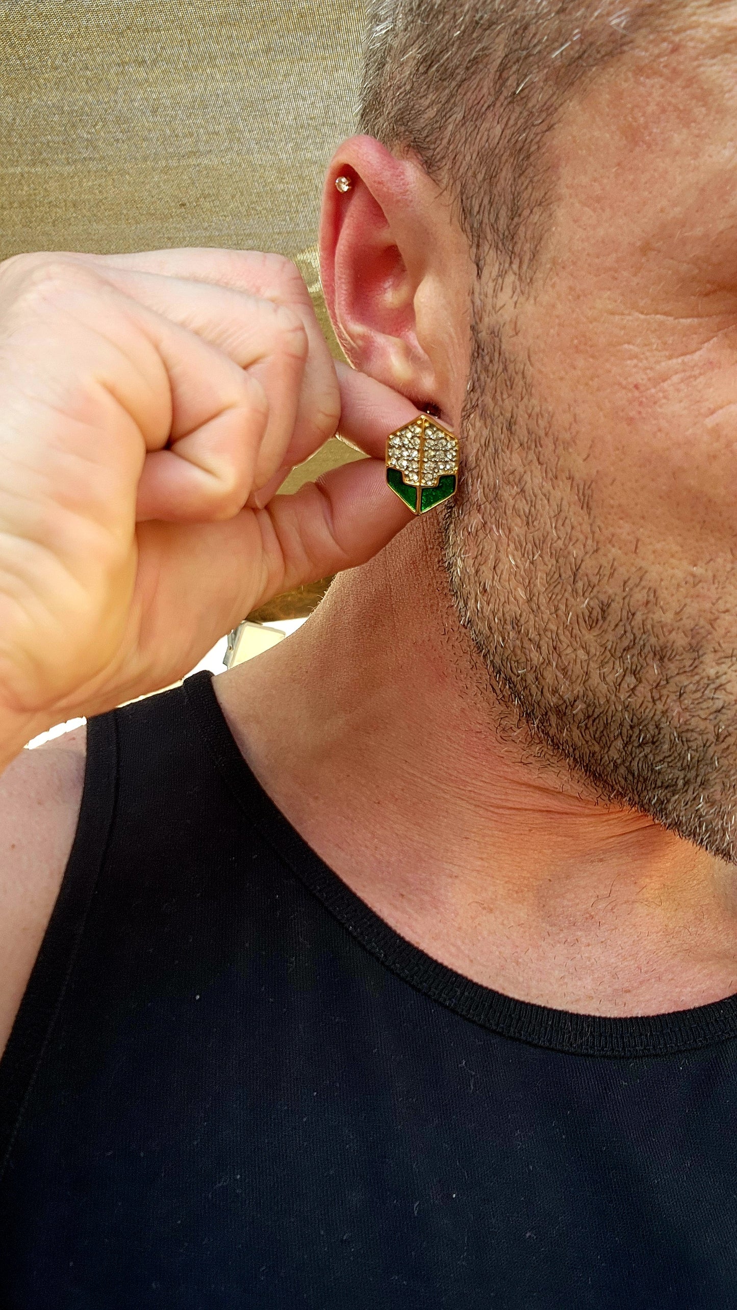 Museum-worthy, chunky, and impossibly beautiful vintage 1980s designer costume jewellery set, consisting of a bold choker necklace and matching clip-on earrings.