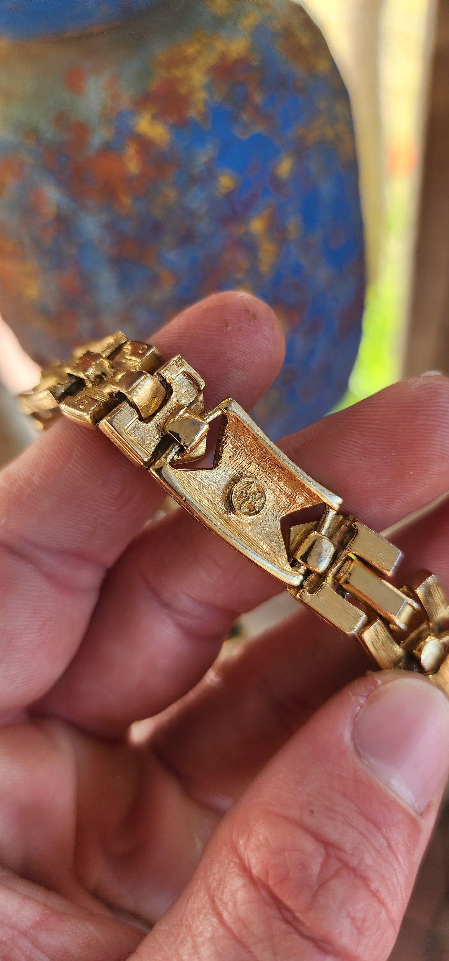 Museum-worthy, chunky, and impossibly beautiful vintage 1980s designer costume jewellery set, consisting of a bold choker necklace and matching clip-on earrings.