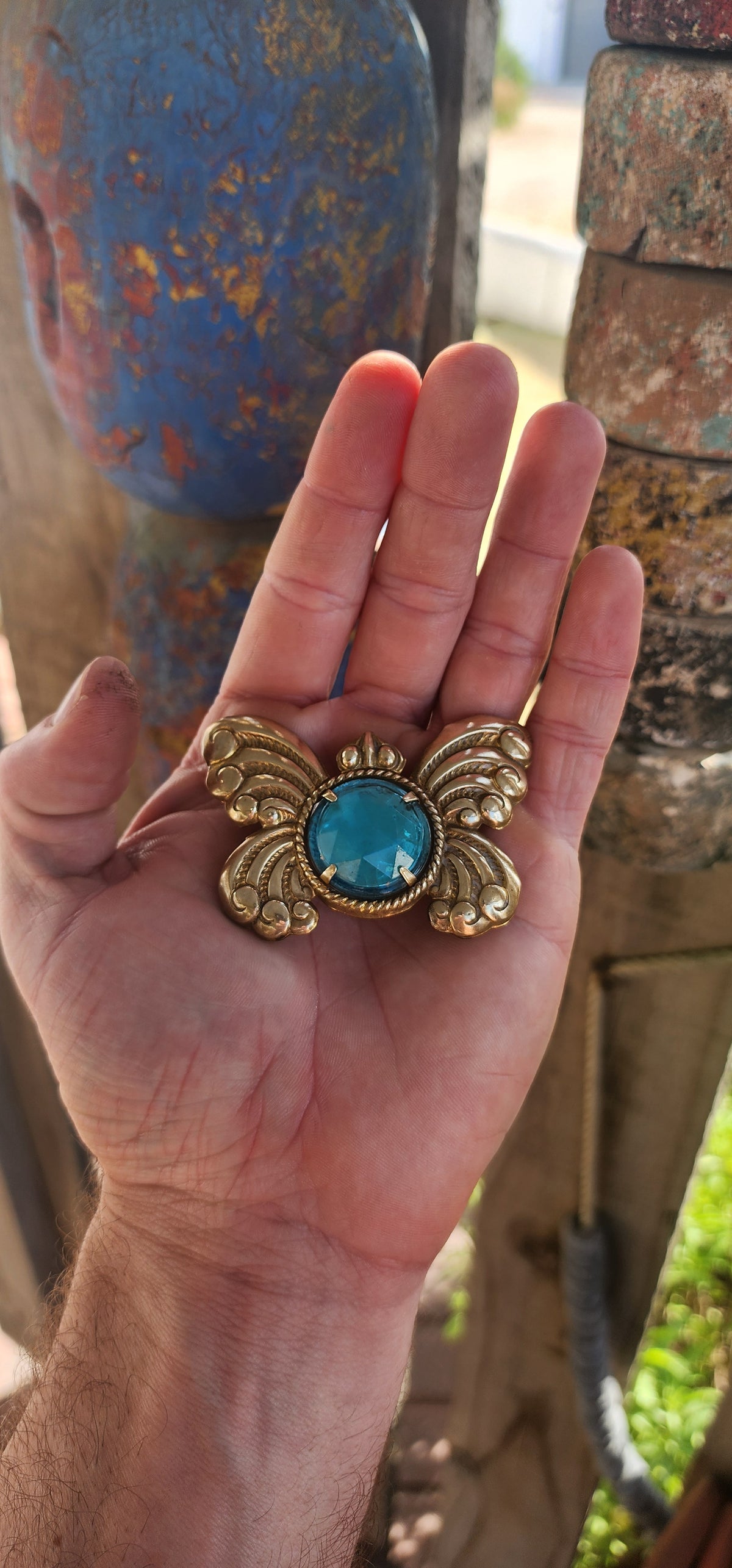 This large-sized vintage novelty brooch is crafted in the shapely silh ...