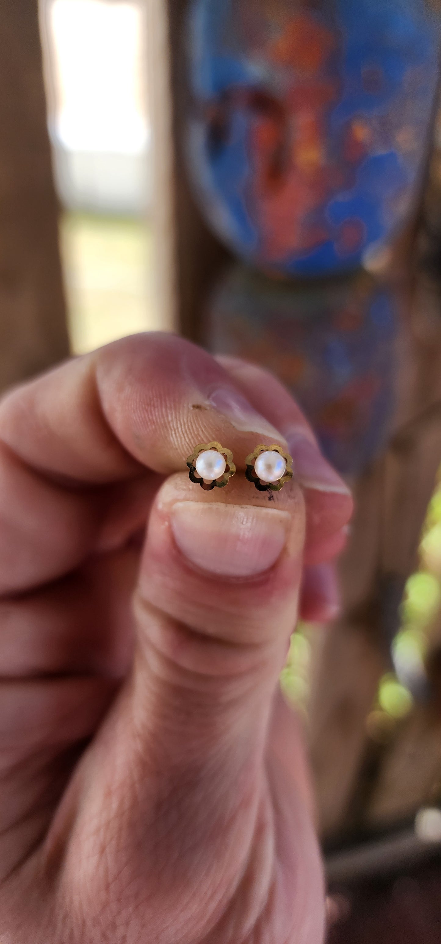 These utterly adorable vintage 9ct yellow gold pearl flower studs may be petite, but they pack a serious dose of old-school elegance and sweetness.