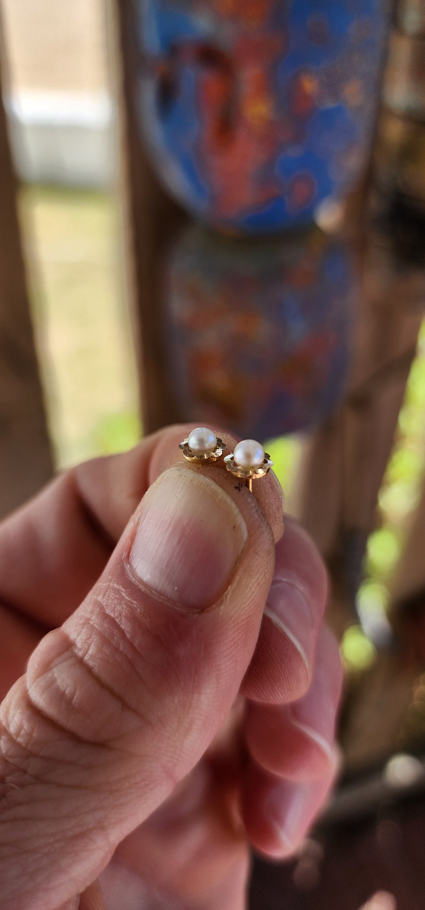 These utterly adorable vintage 9ct yellow gold pearl flower studs may be petite, but they pack a serious dose of old-school elegance and sweetness.