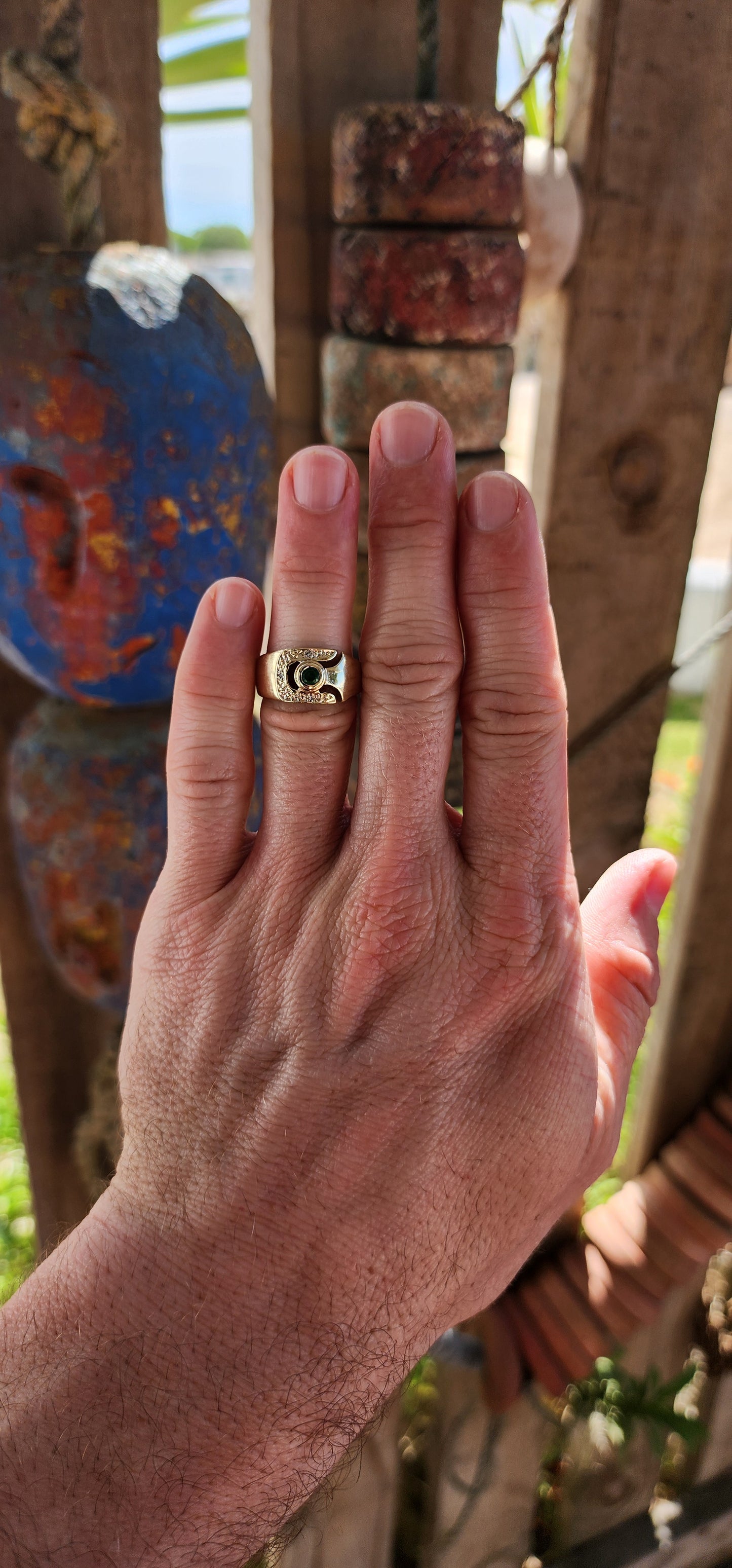 This beauty is pure vintage modernist confidence — a chunky, sculptural 1970s unisex statement ring crafted in rich 9ct yellow gold with an unmistakable weight and presence.